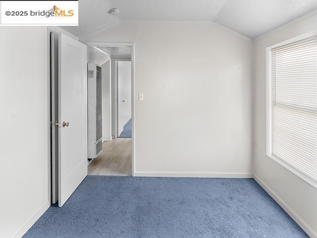 Detail Gallery Image 4 of 11 For 961 71st Ave, Oakland,  CA 94621 - 3 Beds | 1/1 Baths