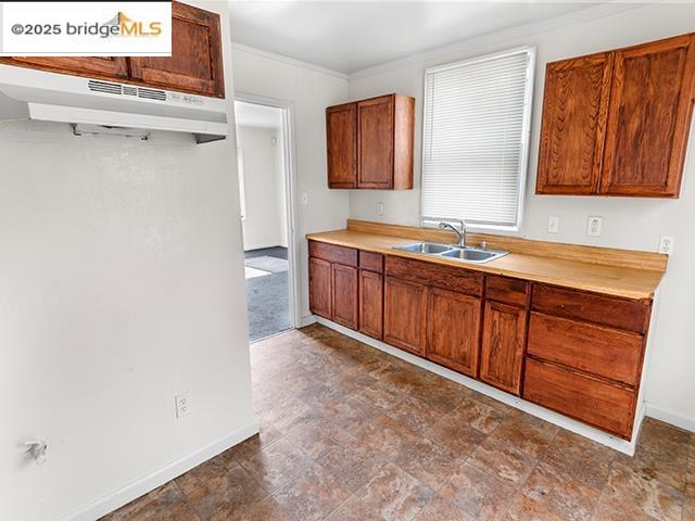Detail Gallery Image 8 of 11 For 961 71st Ave, Oakland,  CA 94621 - 3 Beds | 1/1 Baths