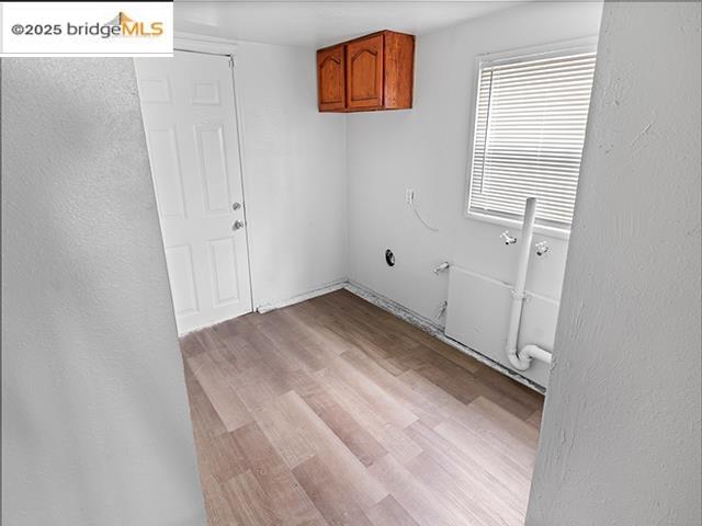 Detail Gallery Image 9 of 11 For 961 71st Ave, Oakland,  CA 94621 - 3 Beds | 1/1 Baths