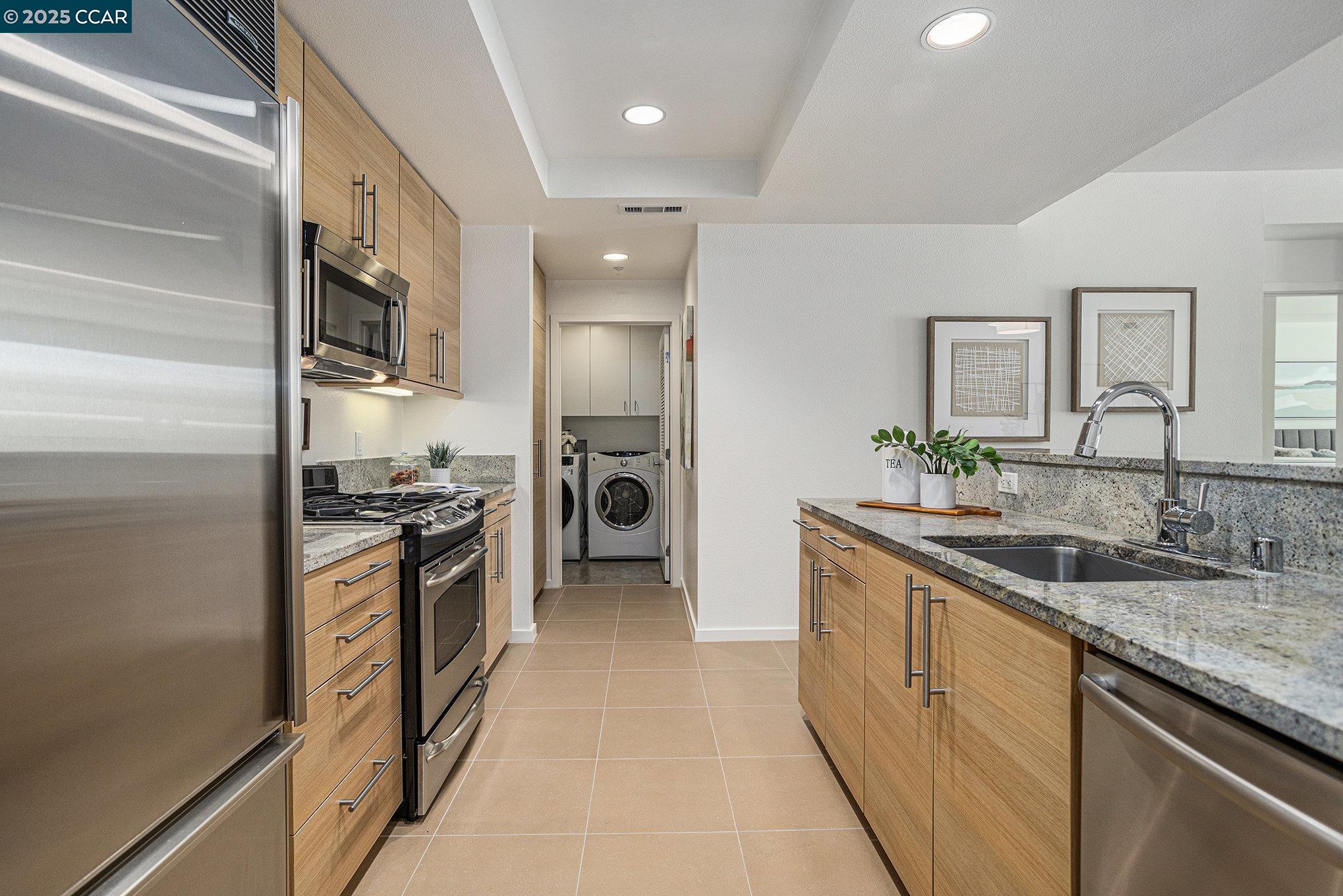 Detail Gallery Image 11 of 29 For 1655 N California #228,  Walnut Creek,  CA 94596 - 2 Beds | 2 Baths