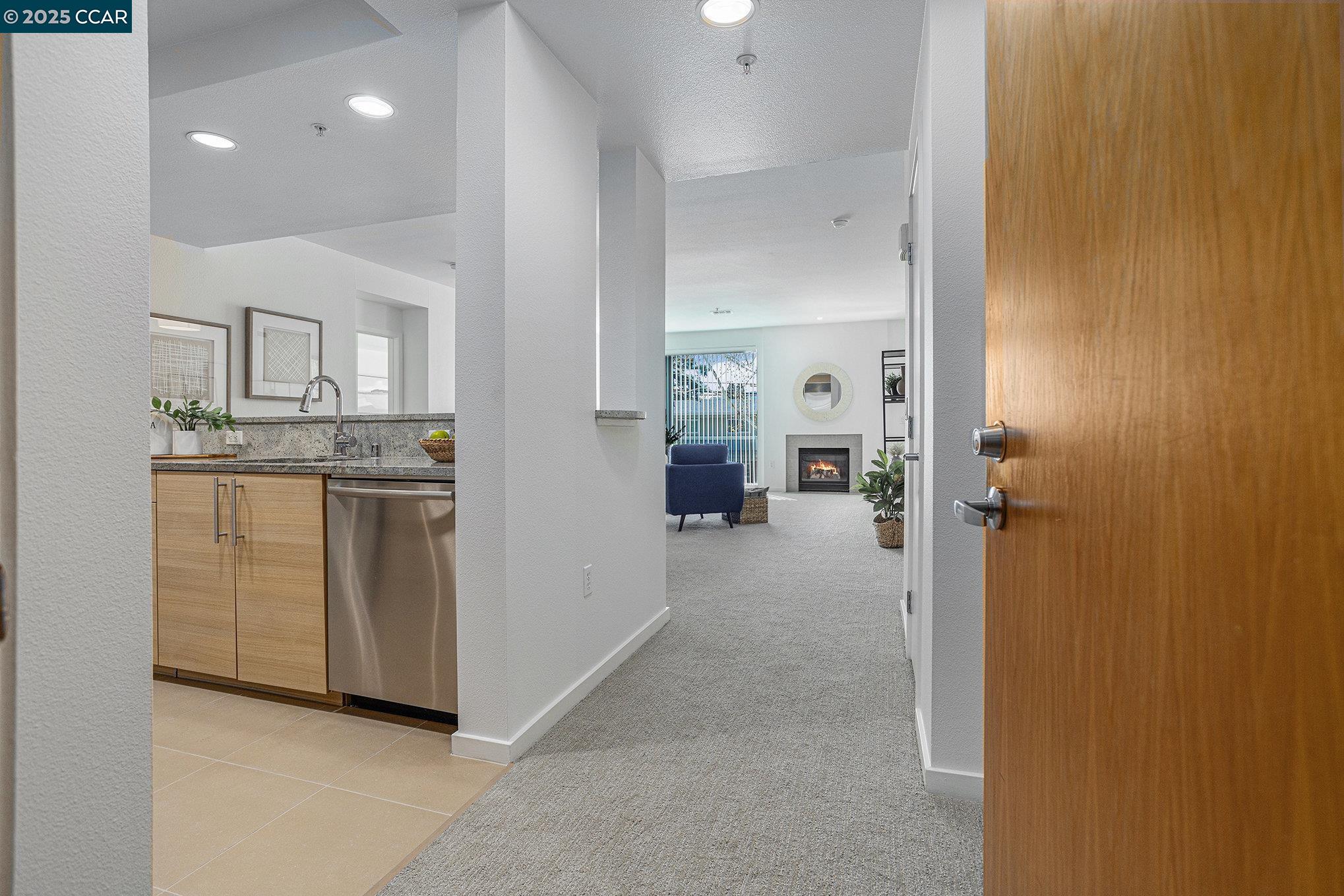 Detail Gallery Image 5 of 29 For 1655 N California #228,  Walnut Creek,  CA 94596 - 2 Beds | 2 Baths