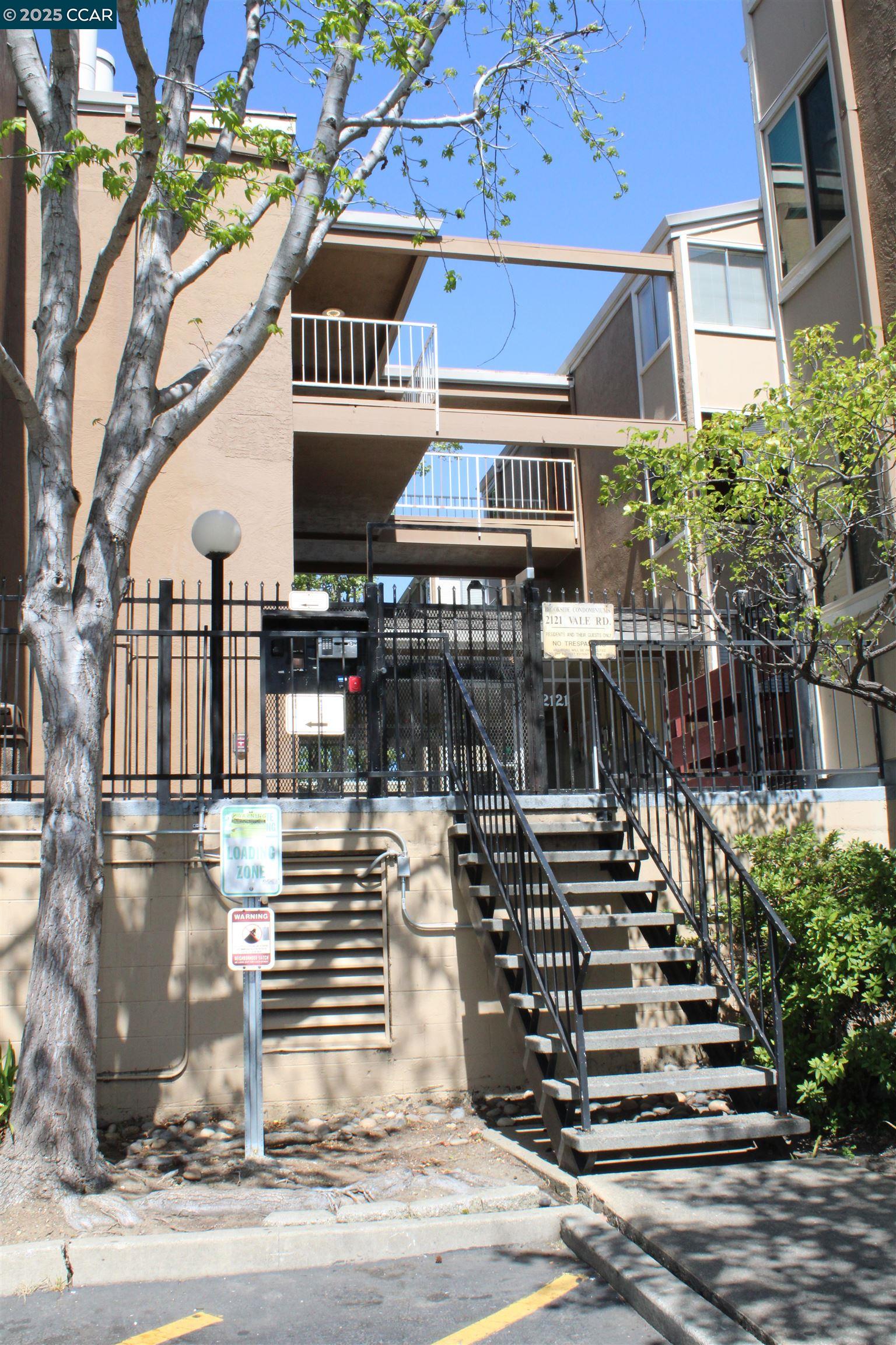 Detail Gallery Image 23 of 26 For 2121 Vale Rd #319,  San Pablo,  CA 94806 - 3 Beds | 2 Baths