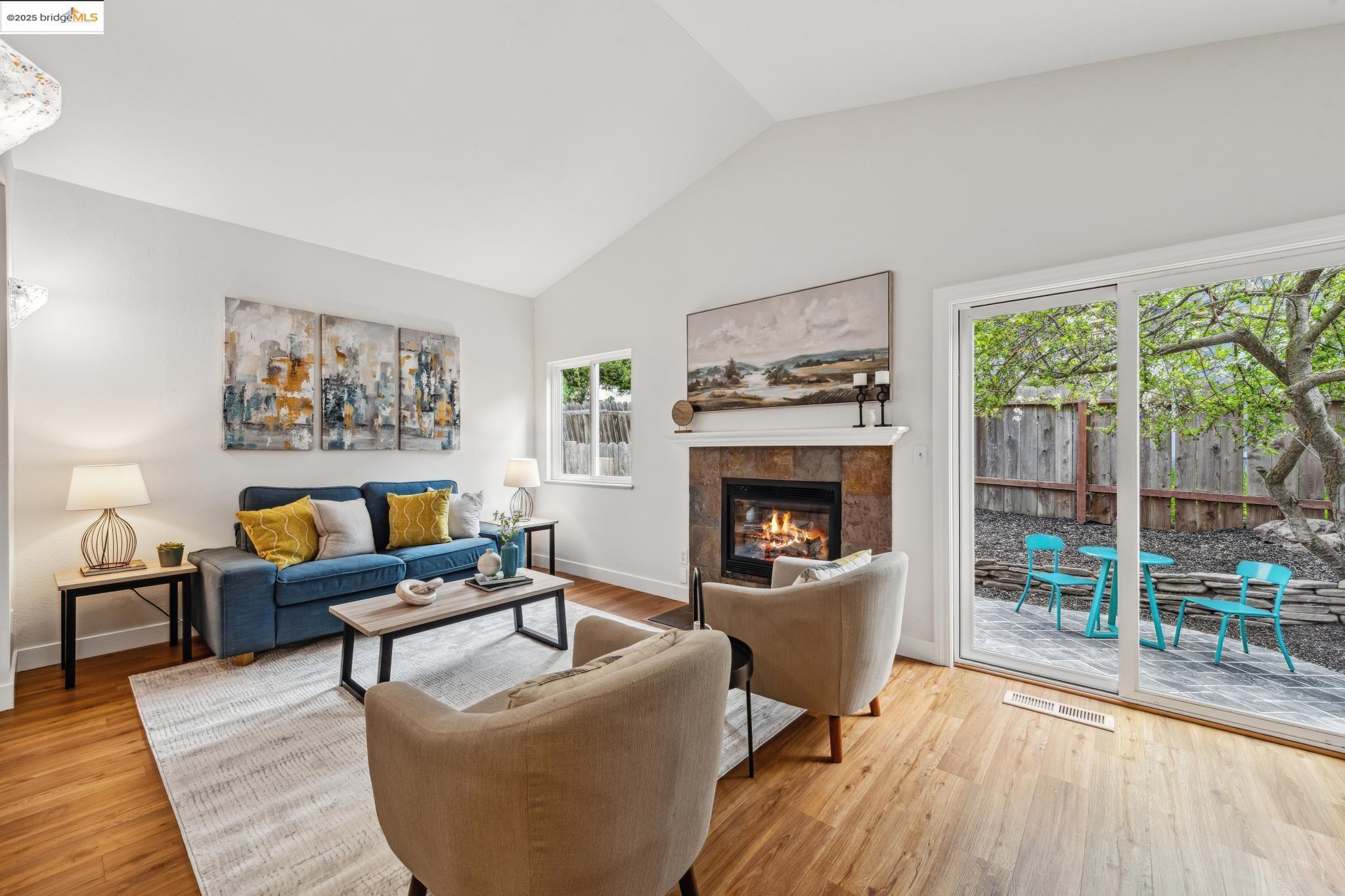 Detail Gallery Image 1 of 1 For 1542 Beau Rivage, San Pablo,  CA 94806 - 3 Beds | 2/1 Baths