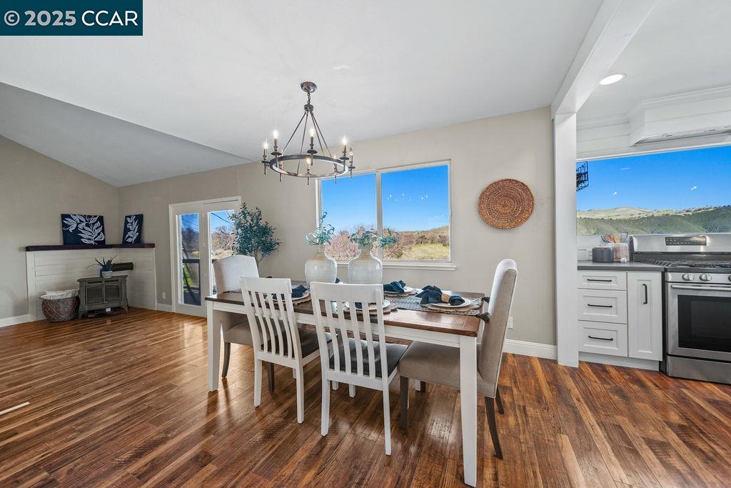 Detail Gallery Image 2 of 48 For 1635 Lower Trail Rd, Clayton,  CA 94517 - 3 Beds | 2/1 Baths