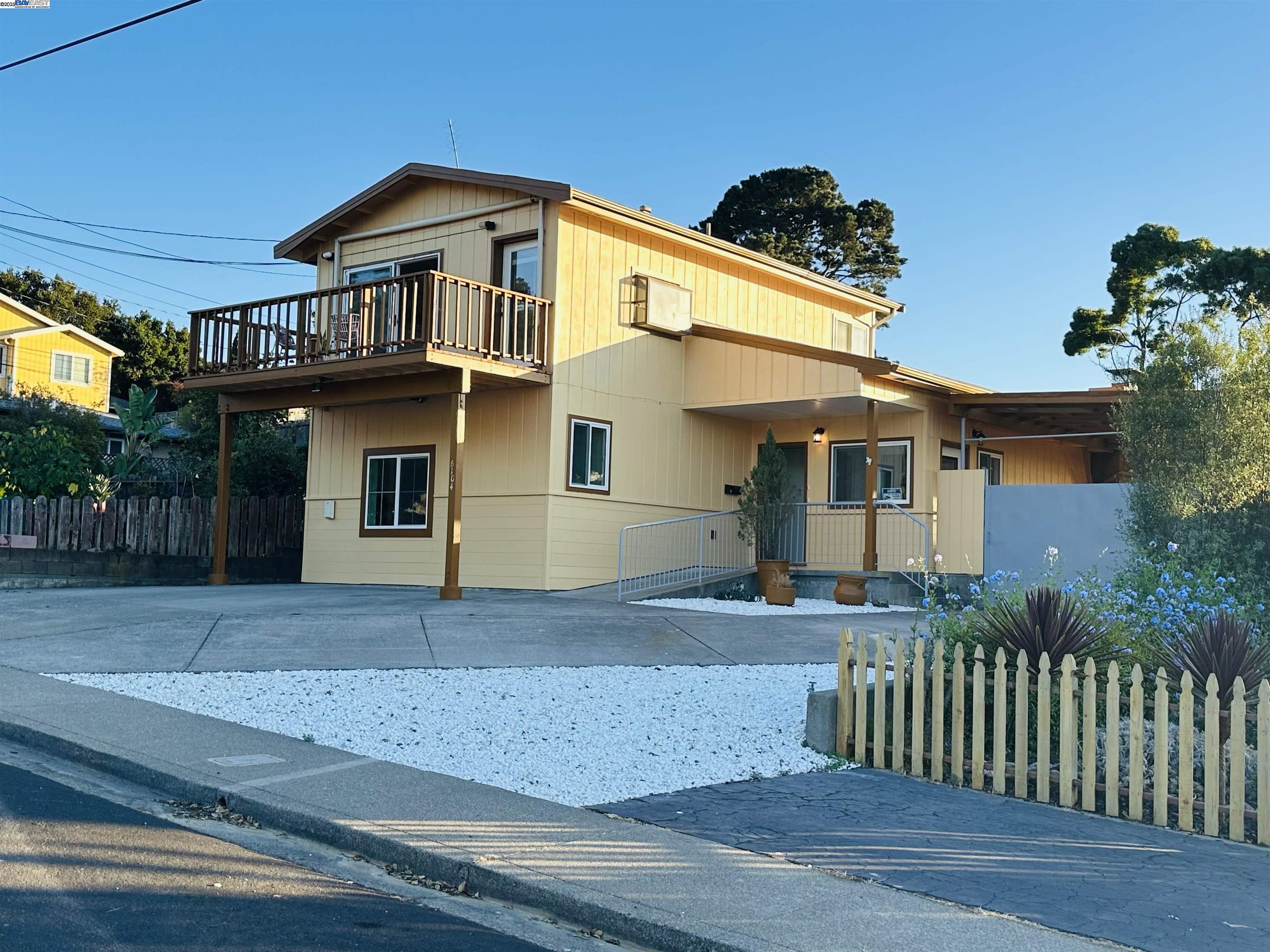 Detail Gallery Image 4 of 58 For 6104 Bernhard Ave, Richmond,  CA 94805 - 5 Beds | 4 Baths