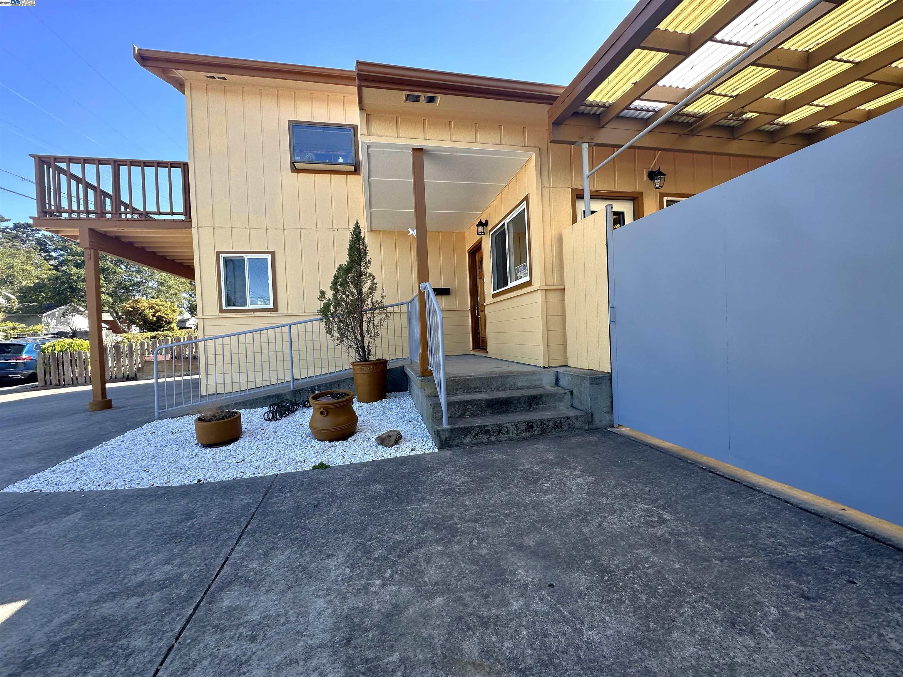 Detail Gallery Image 5 of 58 For 6104 Bernhard Ave, Richmond,  CA 94805 - 5 Beds | 4 Baths