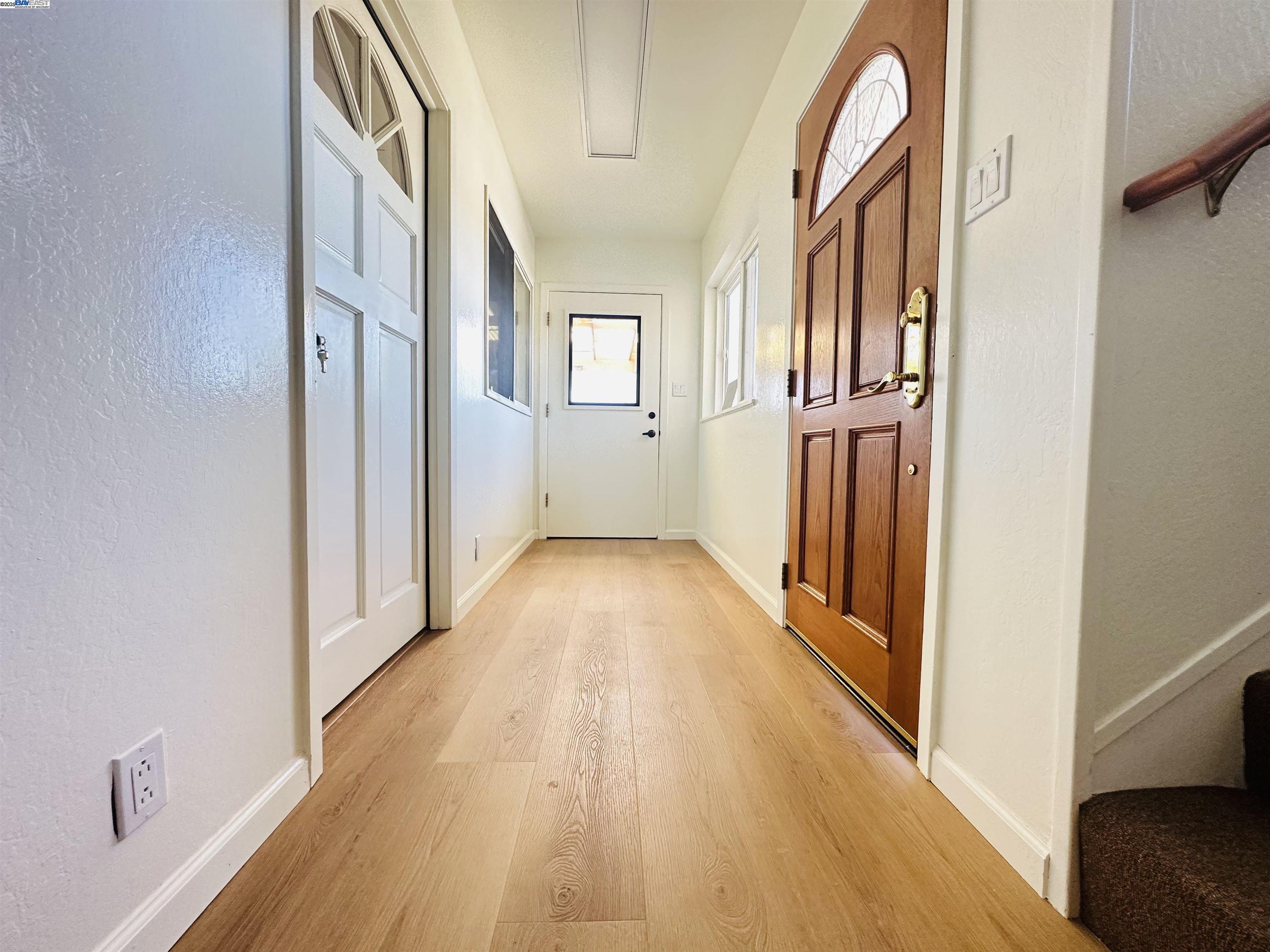 Detail Gallery Image 8 of 58 For 6104 Bernhard Ave, Richmond,  CA 94805 - 5 Beds | 4 Baths