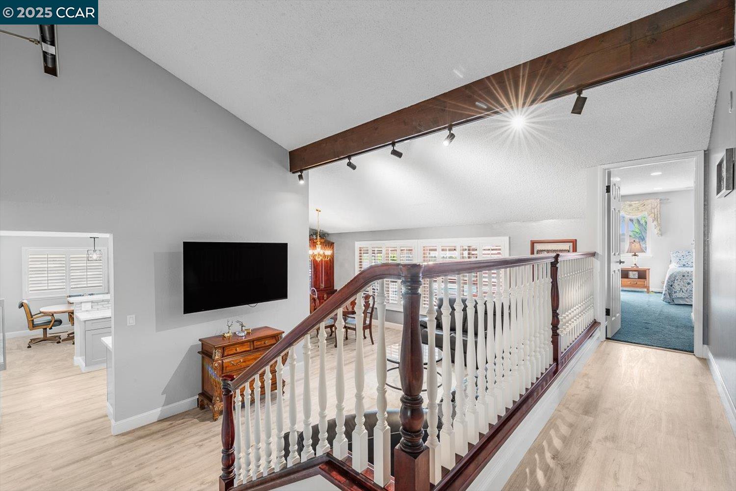 Detail Gallery Image 11 of 60 For 2409 Panoramic Dr, Concord,  CA 94520 - 4 Beds | 2/1 Baths