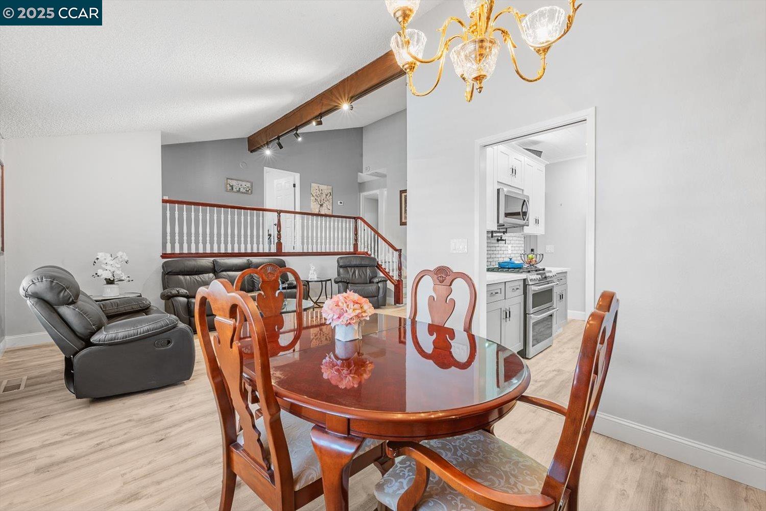 Detail Gallery Image 13 of 60 For 2409 Panoramic Dr, Concord,  CA 94520 - 4 Beds | 2/1 Baths