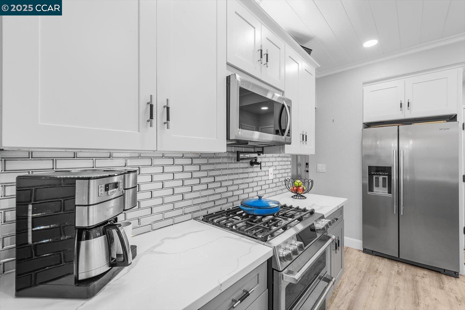 Detail Gallery Image 18 of 60 For 2409 Panoramic Dr, Concord,  CA 94520 - 4 Beds | 2/1 Baths