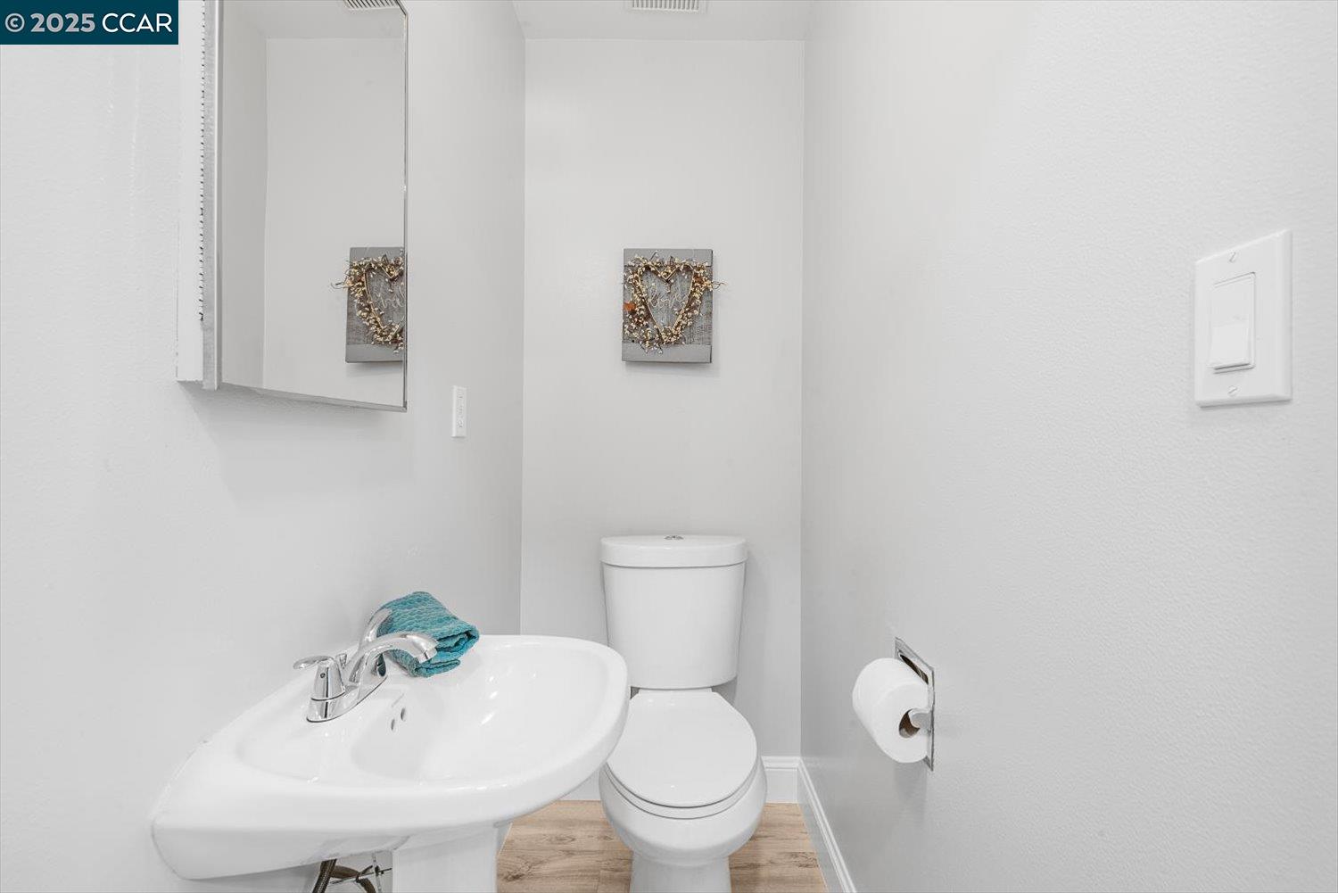 Detail Gallery Image 20 of 60 For 2409 Panoramic Dr, Concord,  CA 94520 - 4 Beds | 2/1 Baths