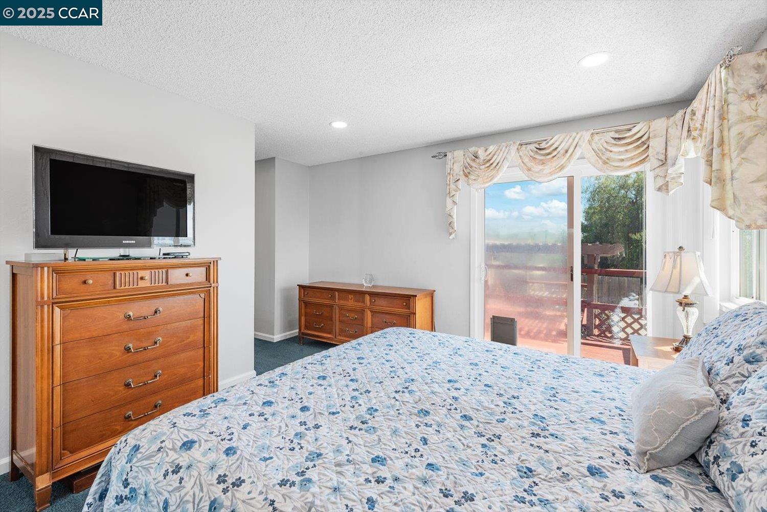 Detail Gallery Image 27 of 60 For 2409 Panoramic Dr, Concord,  CA 94520 - 4 Beds | 2/1 Baths