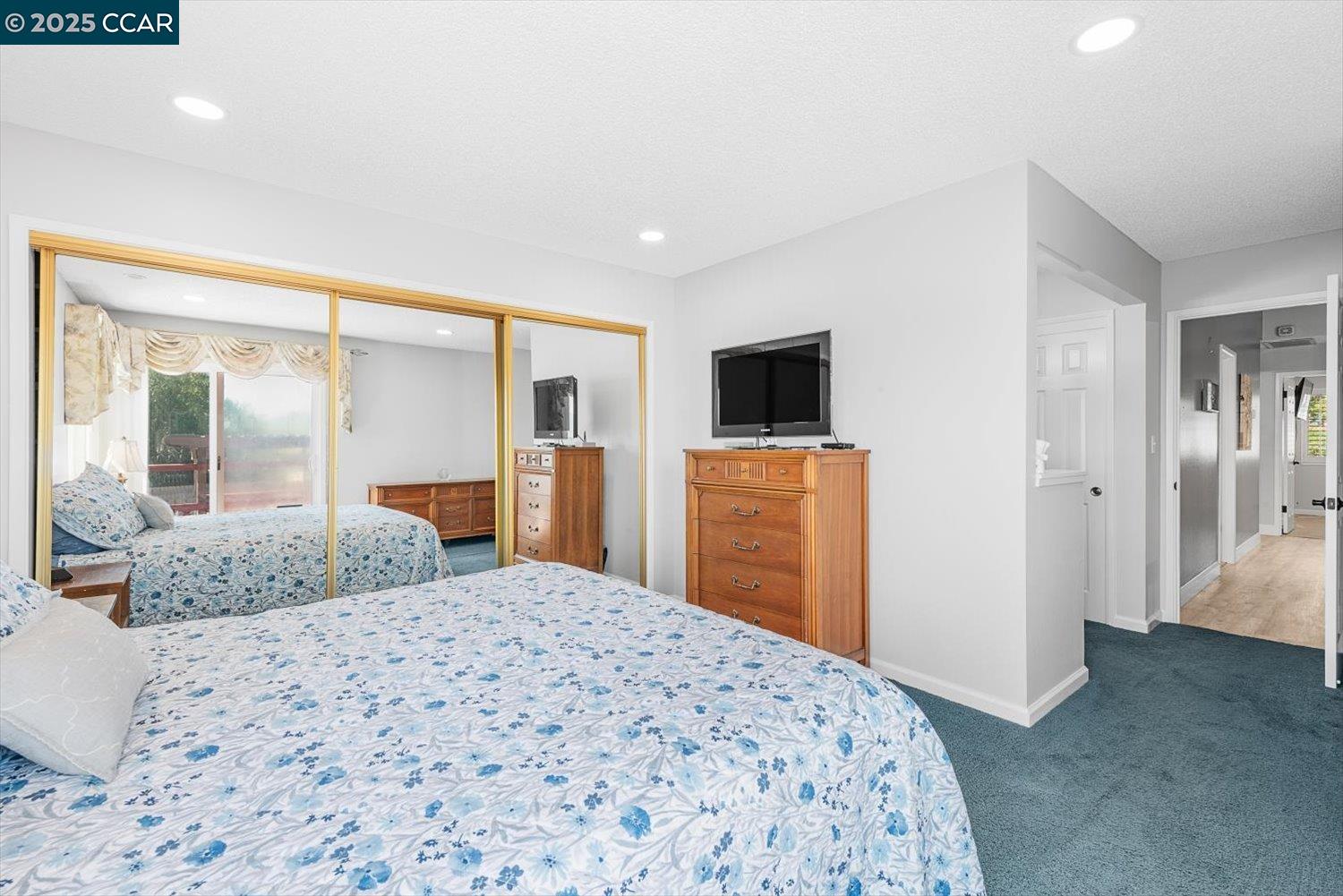 Detail Gallery Image 28 of 60 For 2409 Panoramic Dr, Concord,  CA 94520 - 4 Beds | 2/1 Baths