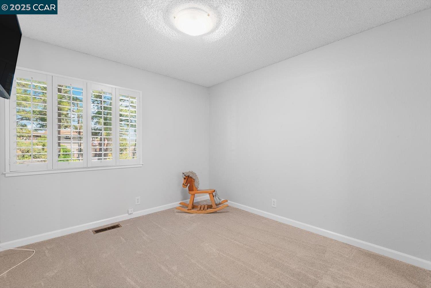 Detail Gallery Image 32 of 60 For 2409 Panoramic Dr, Concord,  CA 94520 - 4 Beds | 2/1 Baths