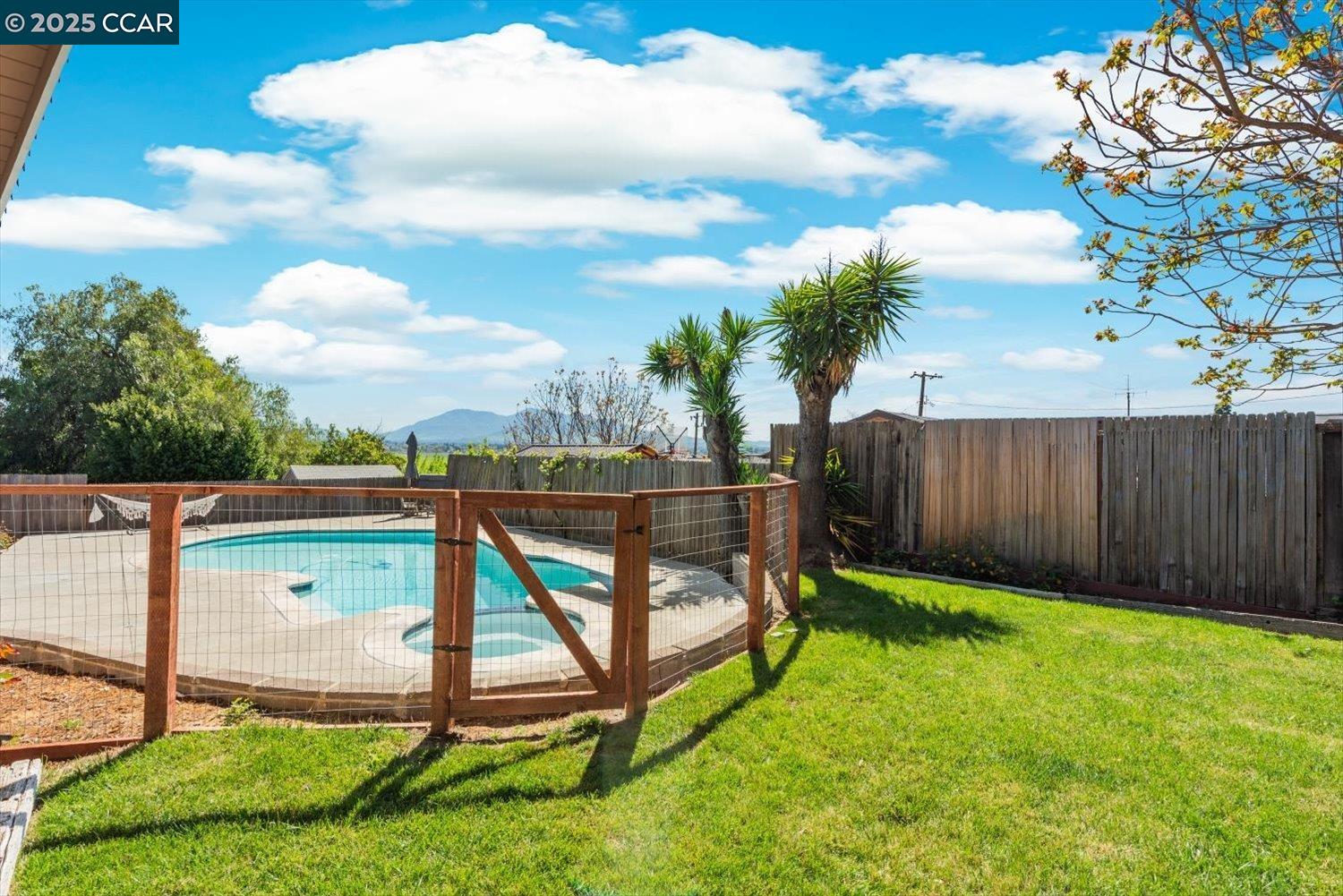 Detail Gallery Image 50 of 60 For 2409 Panoramic Dr, Concord,  CA 94520 - 4 Beds | 2/1 Baths