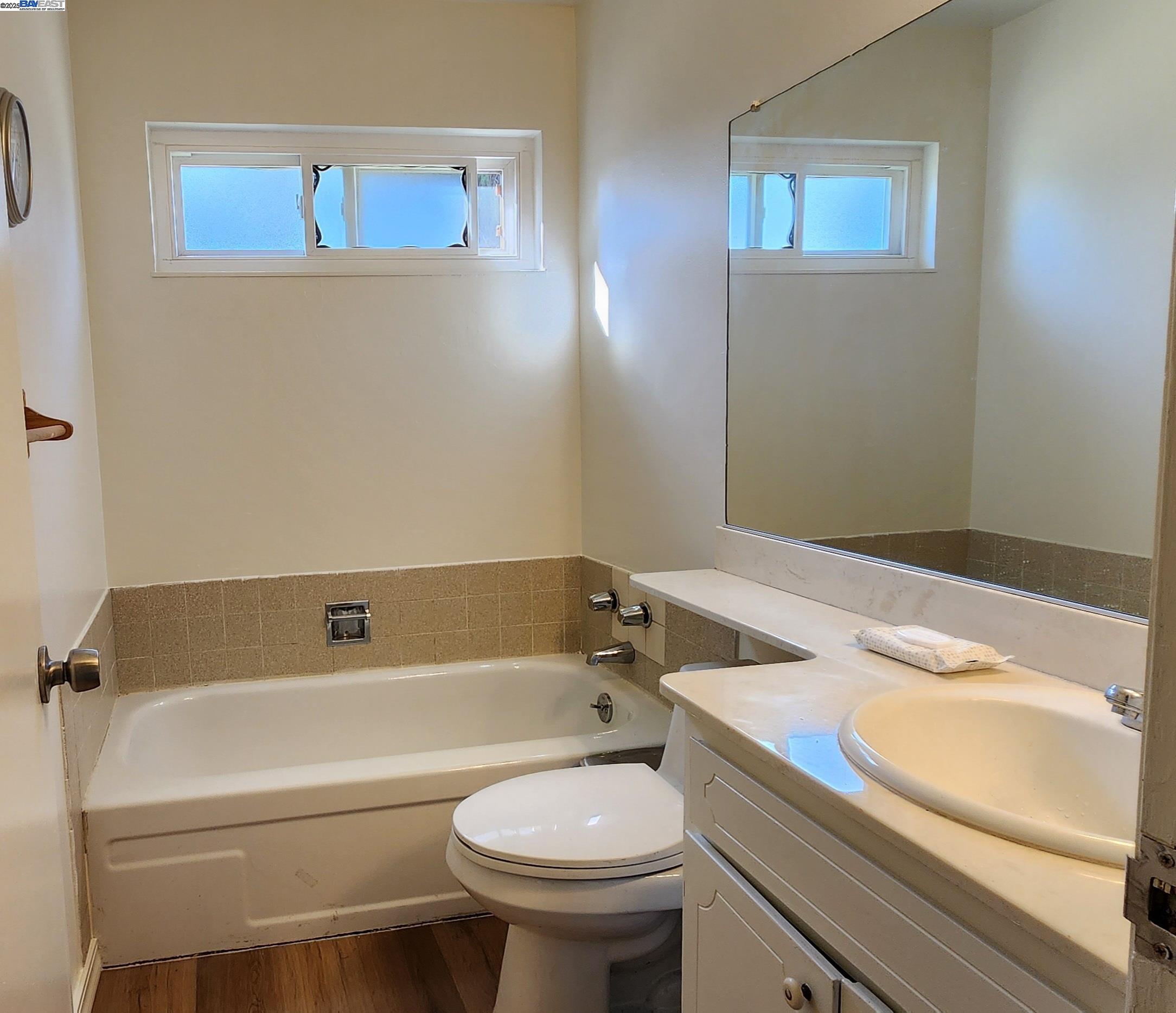 Detail Gallery Image 4 of 5 For 1849 Sherman Dr, Union City,  CA 94587 - 3 Beds | 2 Baths