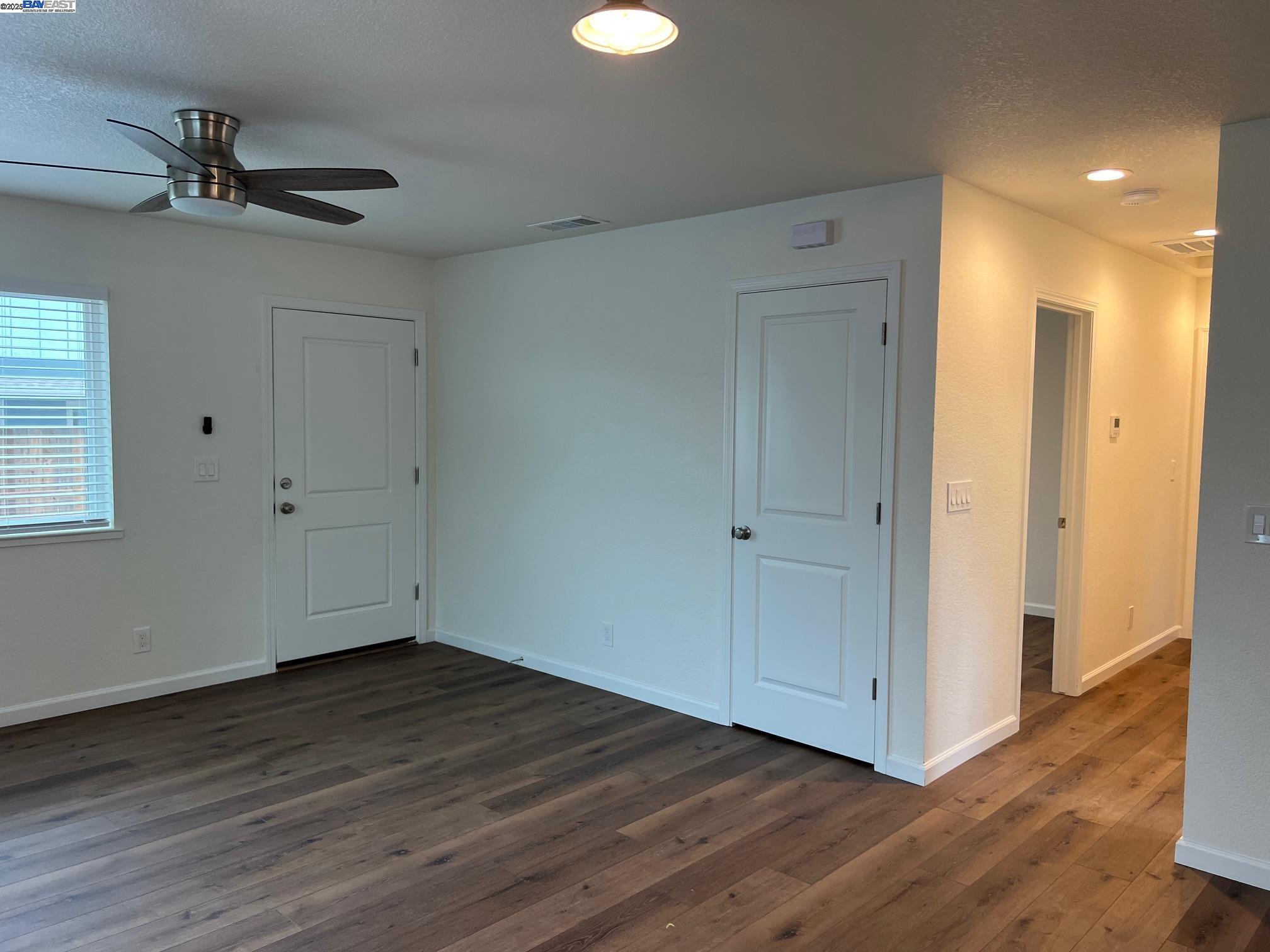 Detail Gallery Image 7 of 24 For 1637 Pine St, Livermore,  CA 94551 - 2 Beds | 2 Baths
