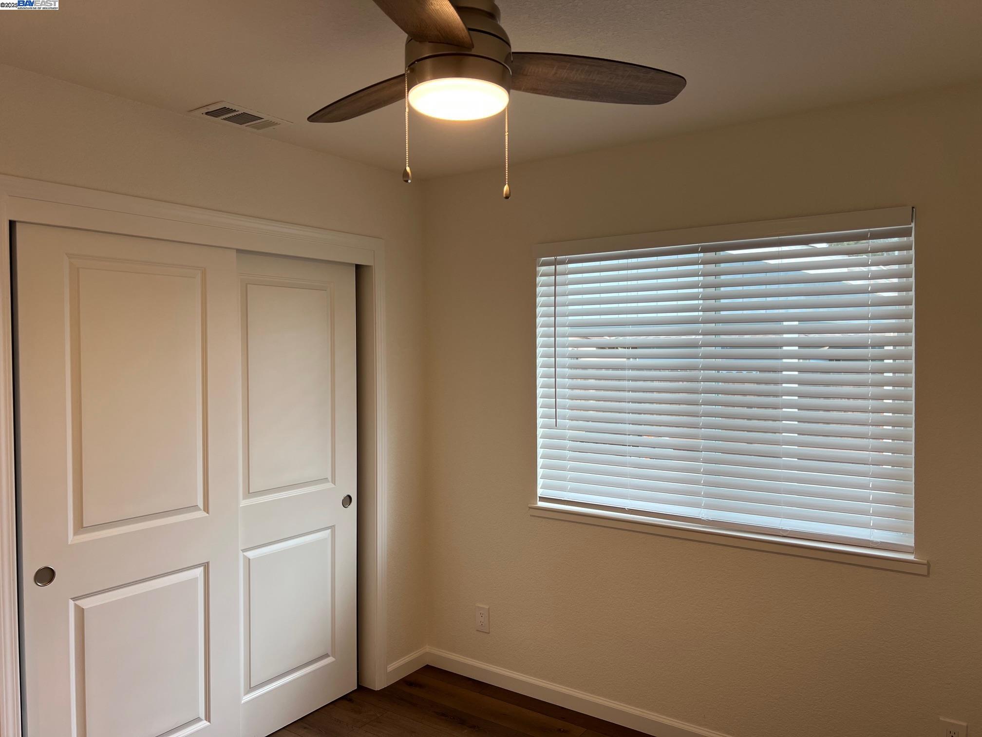 Detail Gallery Image 8 of 24 For 1637 Pine St, Livermore,  CA 94551 - 2 Beds | 2 Baths