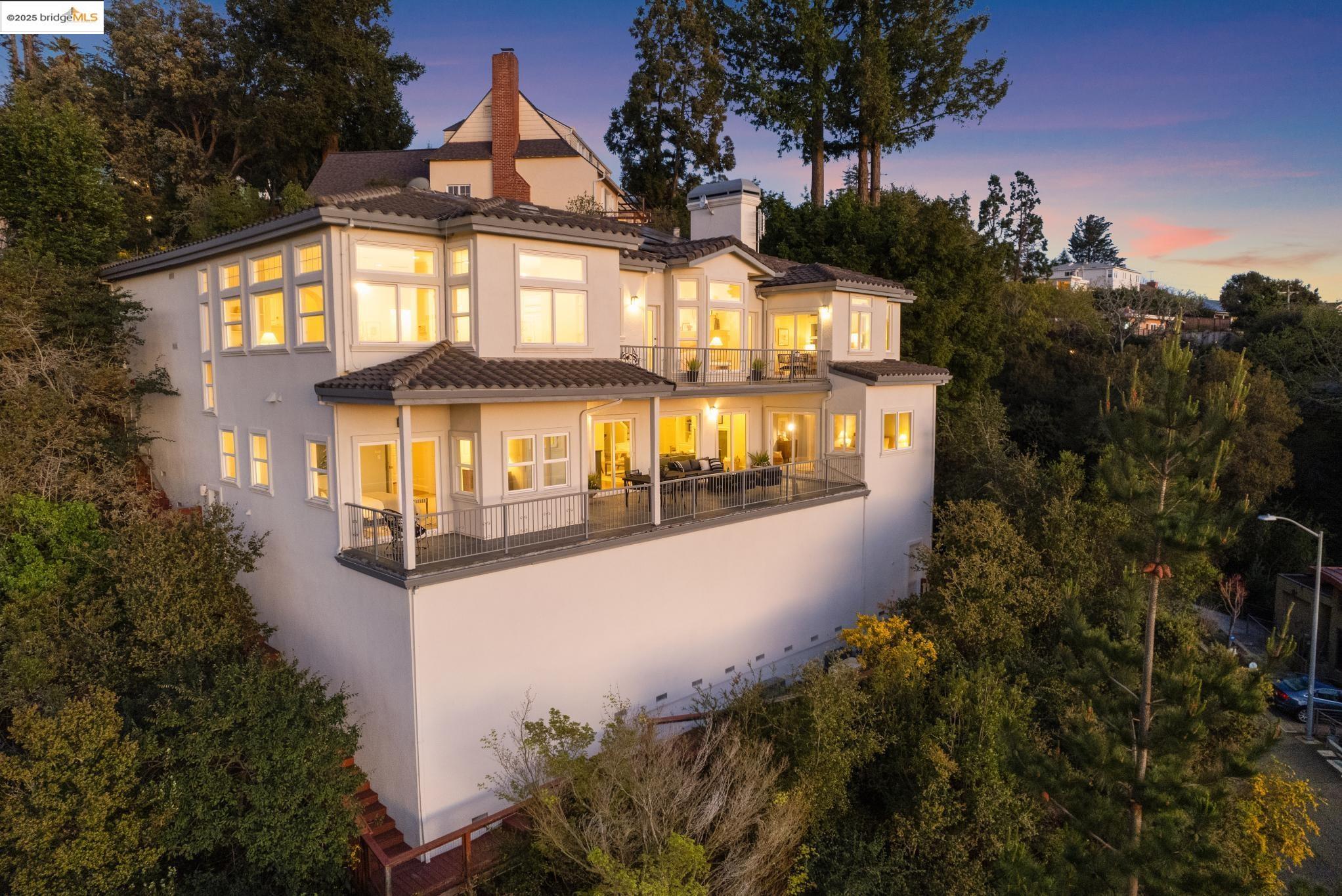 Detail Gallery Image 1 of 1 For 6085 Mazuela Dr, Oakland,  CA 94611 - 4 Beds | 3/1 Baths