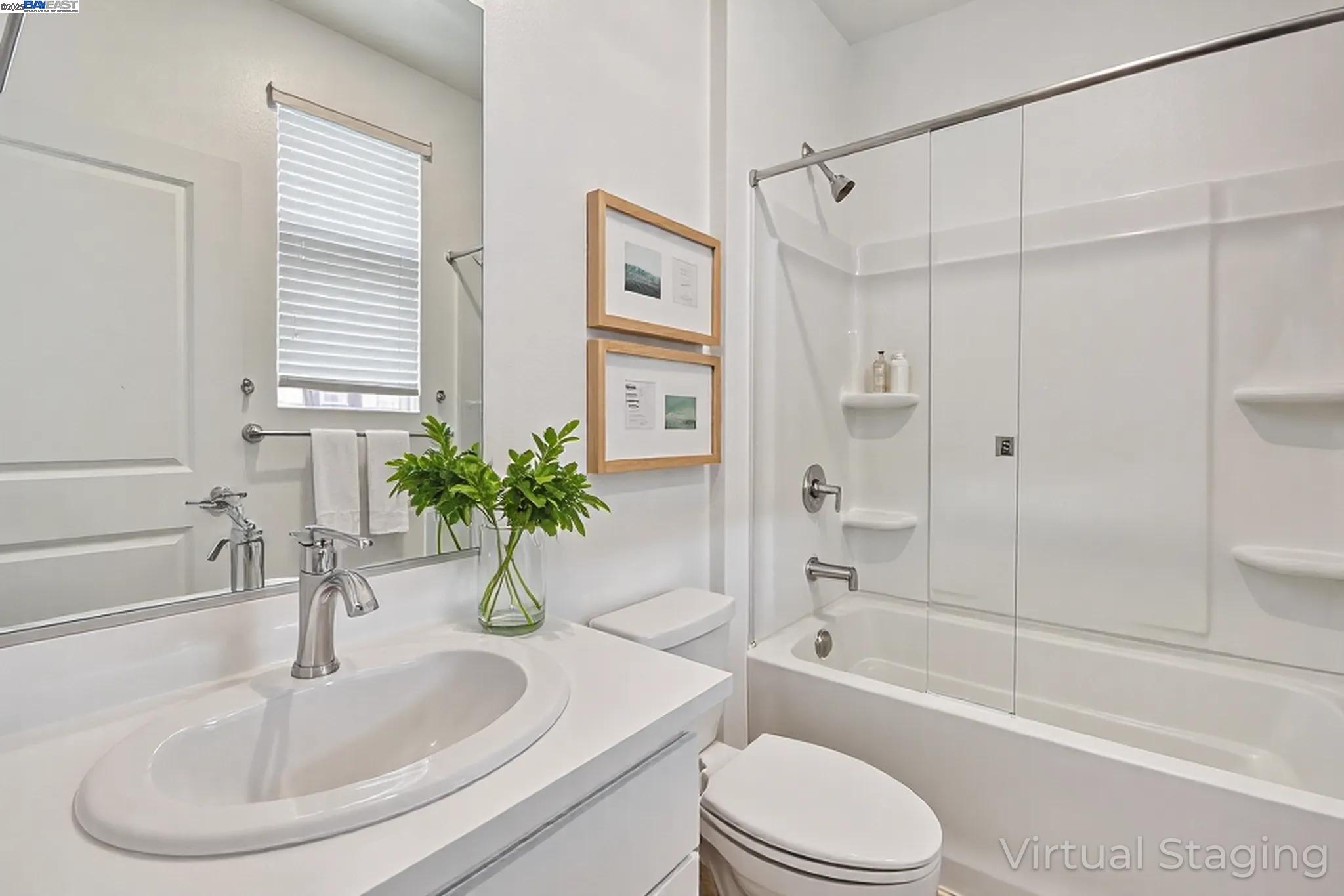 Detail Gallery Image 16 of 34 For 247 Orbit Way, Mountain View,  CA 94043 - 3 Beds | 3/1 Baths
