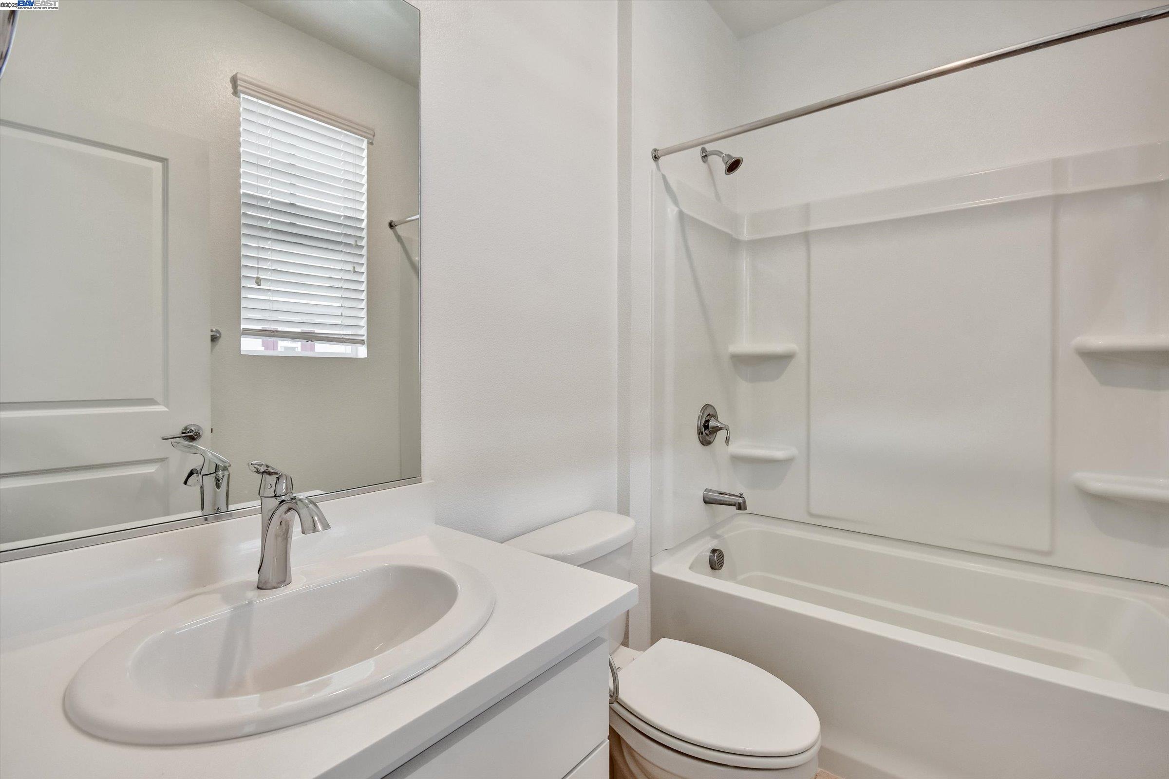 Detail Gallery Image 17 of 34 For 247 Orbit Way, Mountain View,  CA 94043 - 3 Beds | 3/1 Baths