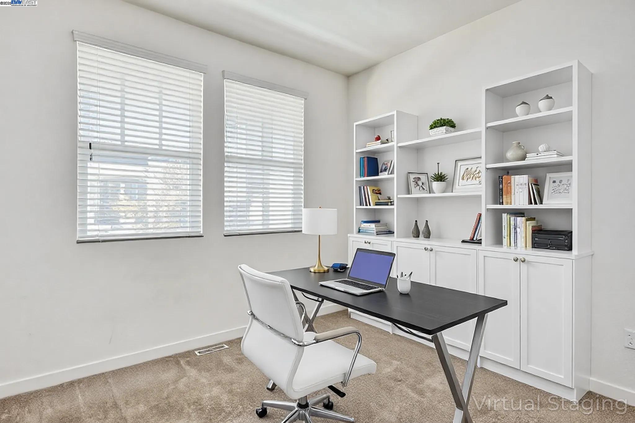 Detail Gallery Image 3 of 34 For 247 Orbit Way, Mountain View,  CA 94043 - 3 Beds | 3/1 Baths