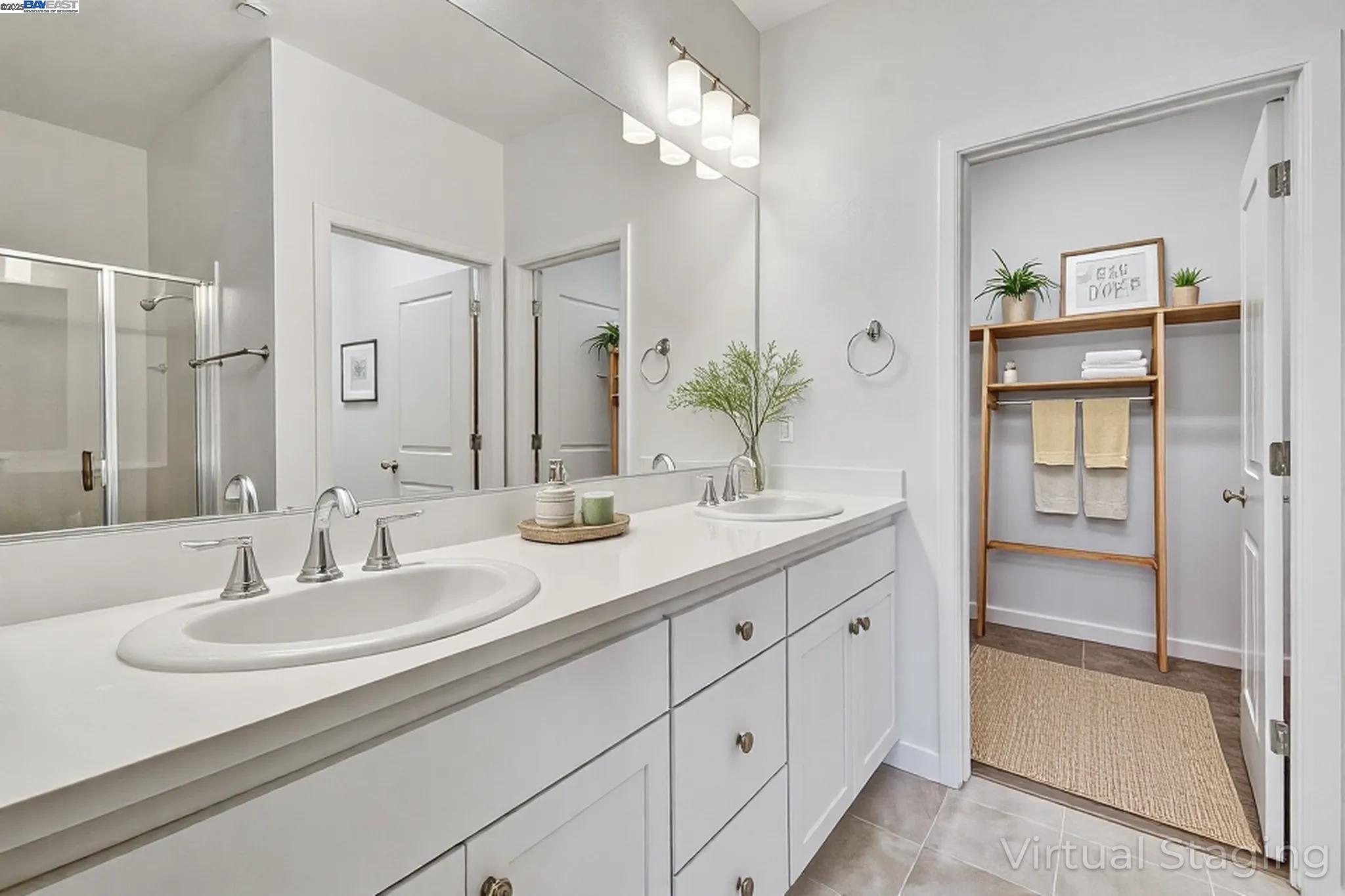 Detail Gallery Image 10 of 34 For 247 Orbit Way, Mountain View,  CA 94043 - 3 Beds | 3/1 Baths
