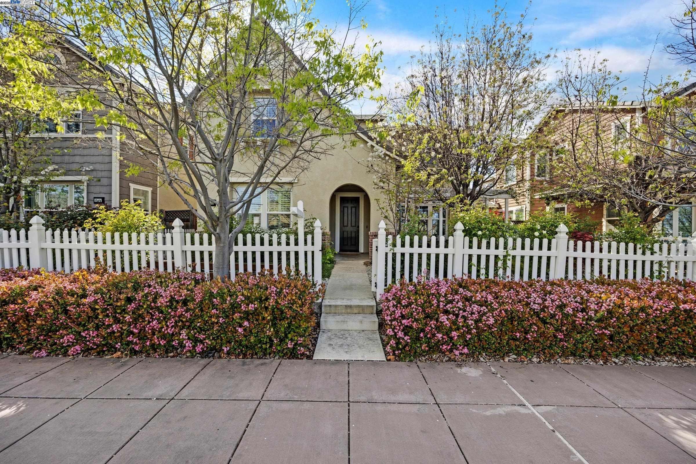 Detail Gallery Image 1 of 45 For 1335 S Central Pkwy, Mountain House,  CA 95391 - 5 Beds | 4 Baths