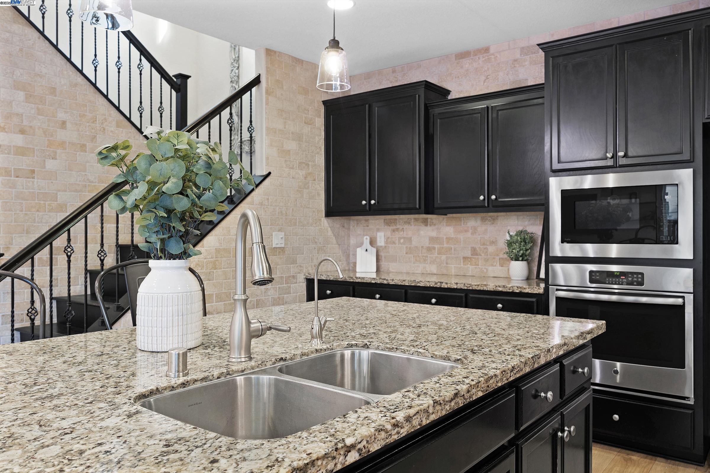 Detail Gallery Image 19 of 45 For 1335 S Central Pkwy, Mountain House,  CA 95391 - 5 Beds | 4 Baths