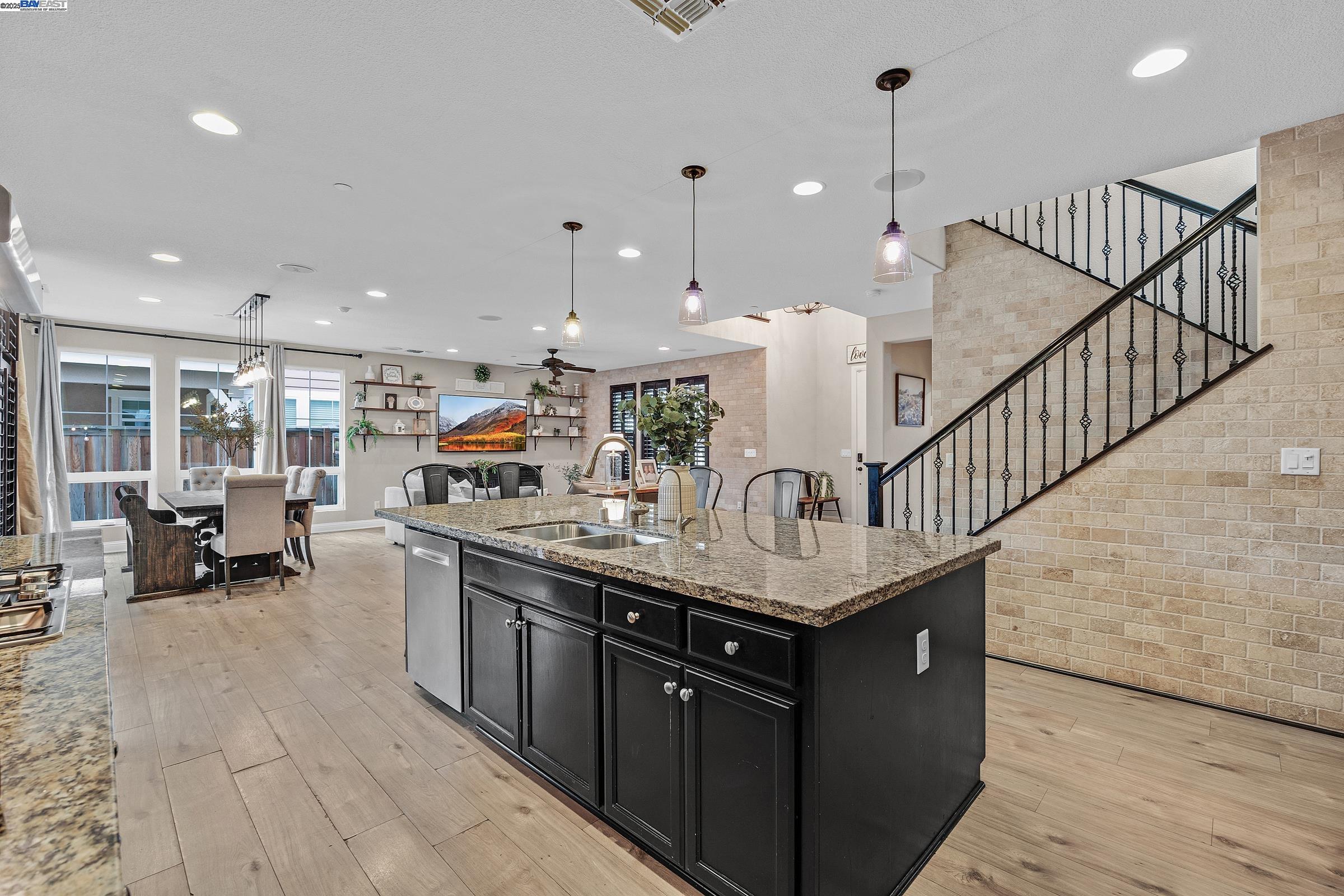 Detail Gallery Image 20 of 45 For 1335 S Central Pkwy, Mountain House,  CA 95391 - 5 Beds | 4 Baths