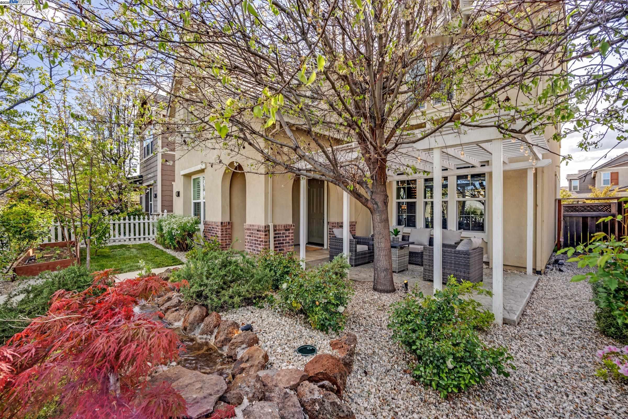 Detail Gallery Image 4 of 45 For 1335 S Central Pkwy, Mountain House,  CA 95391 - 5 Beds | 4 Baths