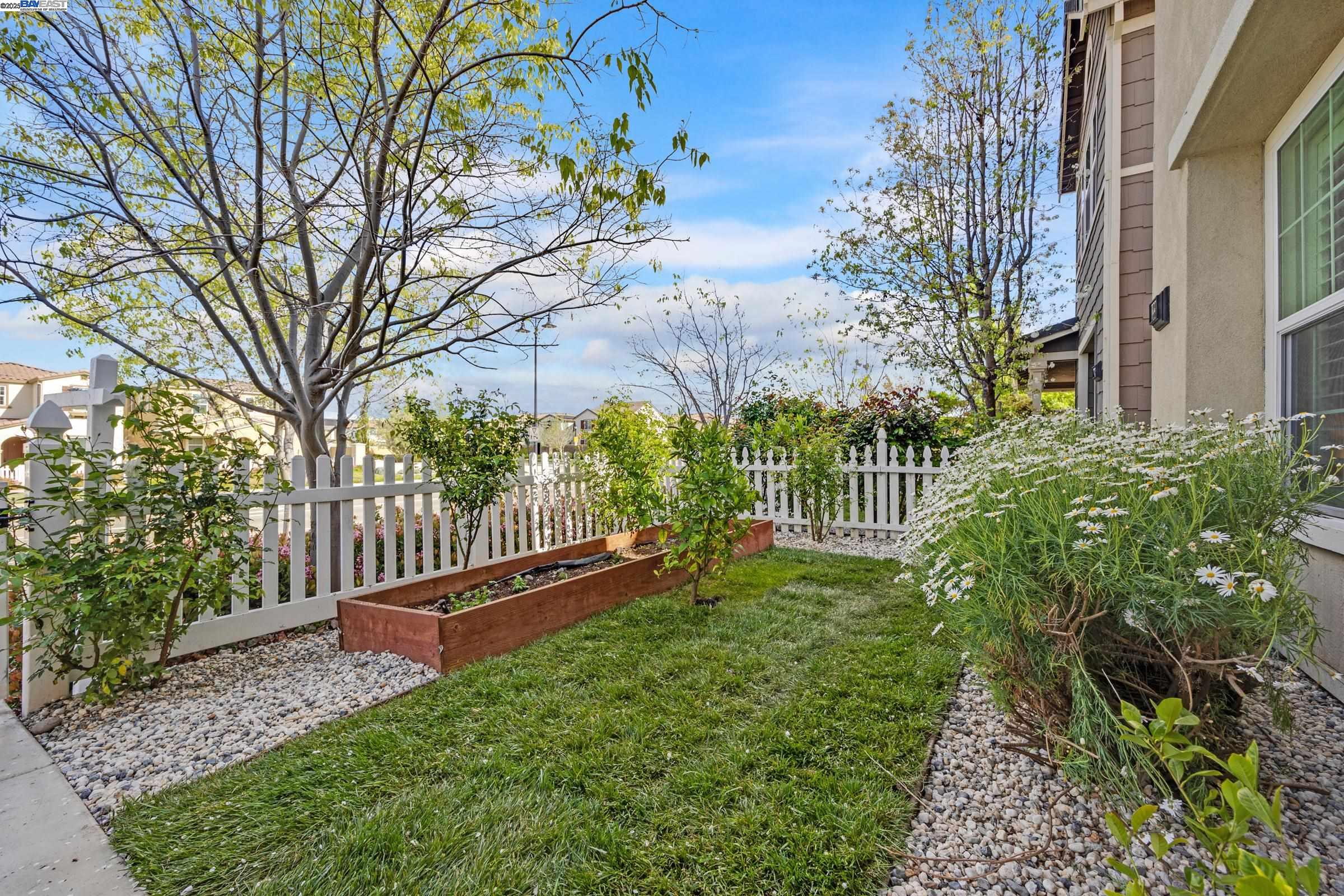 Detail Gallery Image 6 of 45 For 1335 S Central Pkwy, Mountain House,  CA 95391 - 5 Beds | 4 Baths