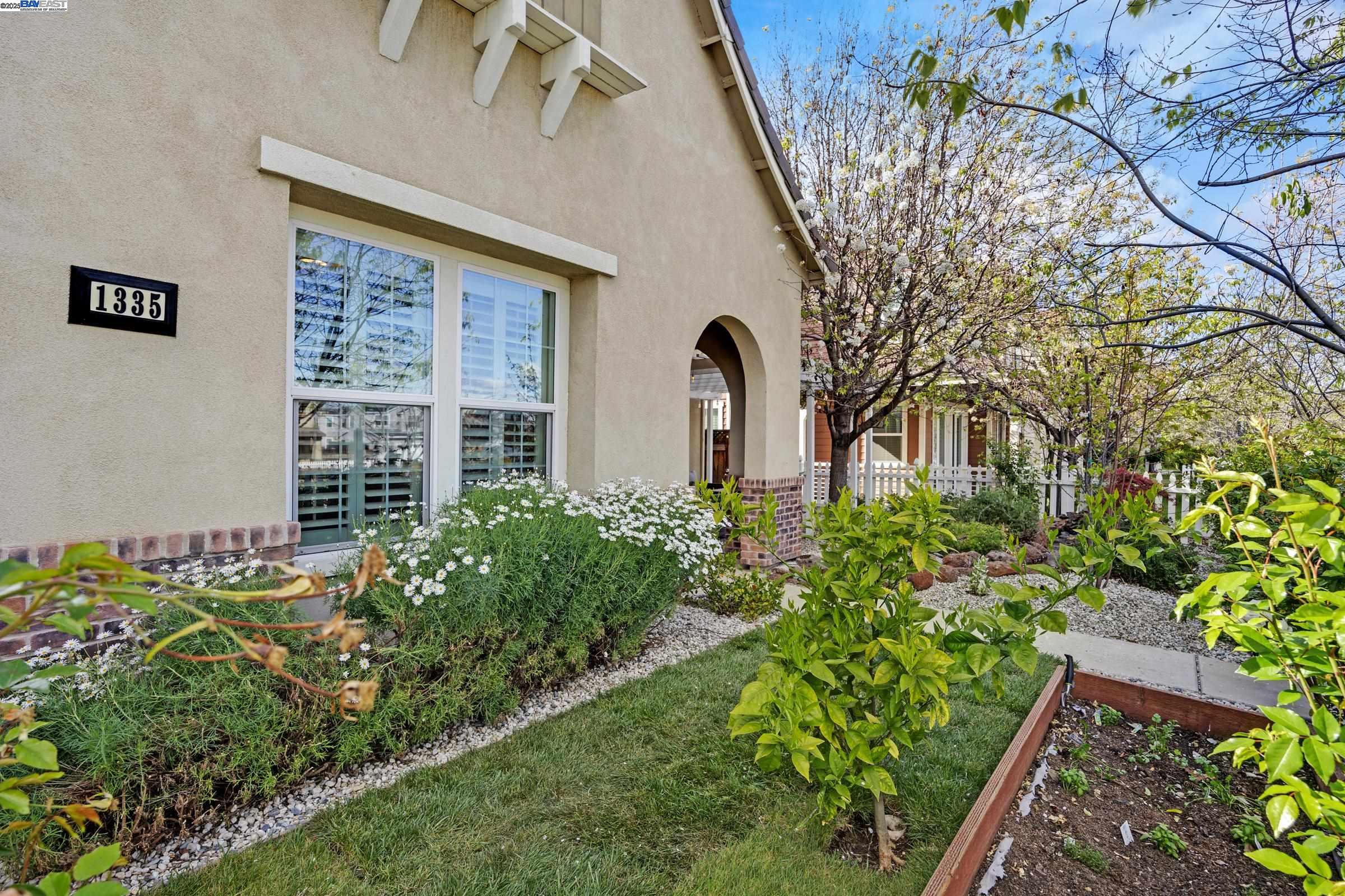Detail Gallery Image 7 of 45 For 1335 S Central Pkwy, Mountain House,  CA 95391 - 5 Beds | 4 Baths