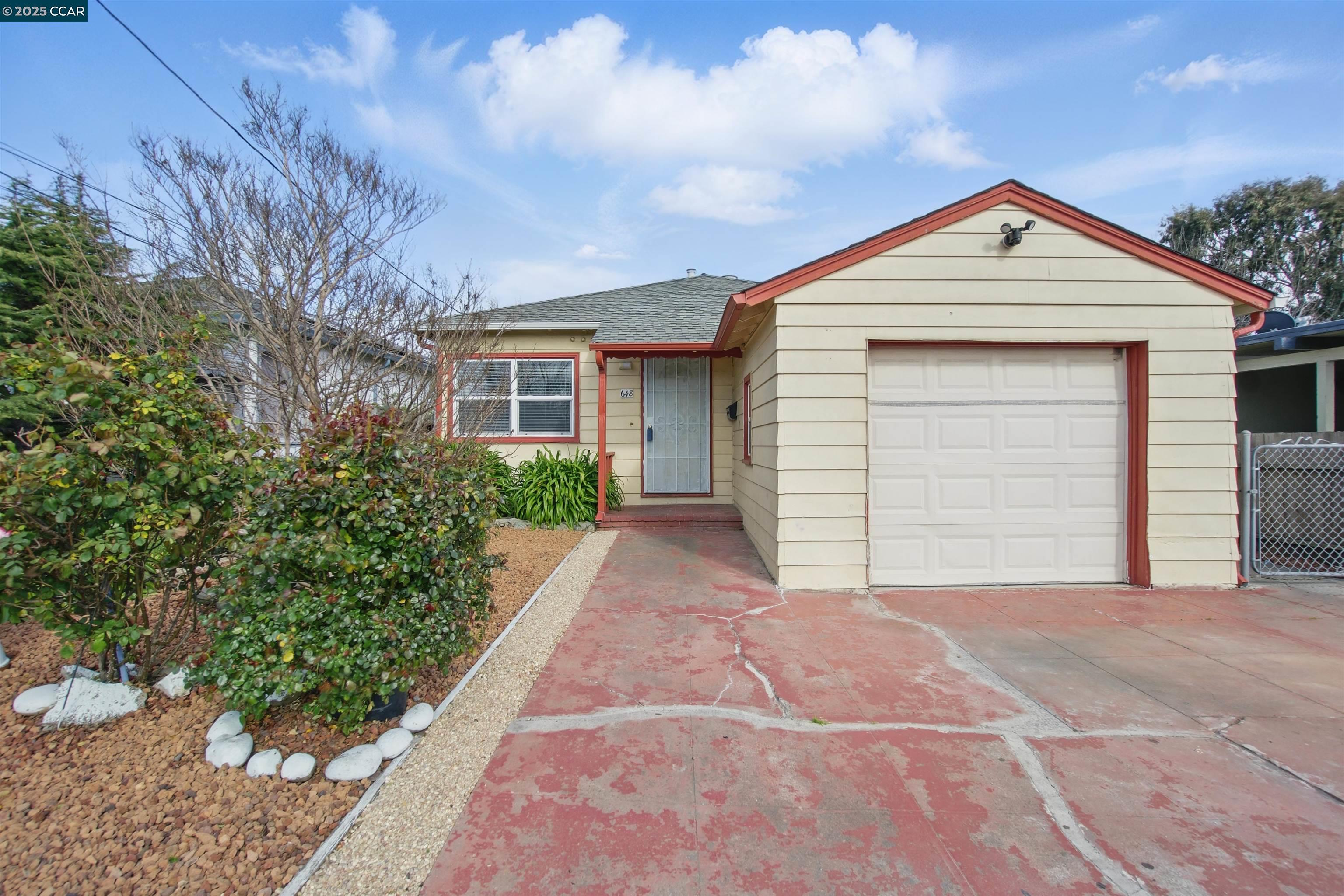 Detail Gallery Image 1 of 1 For 648 S 19th St, Richmond,  CA 94804 - 2 Beds | 1 Baths