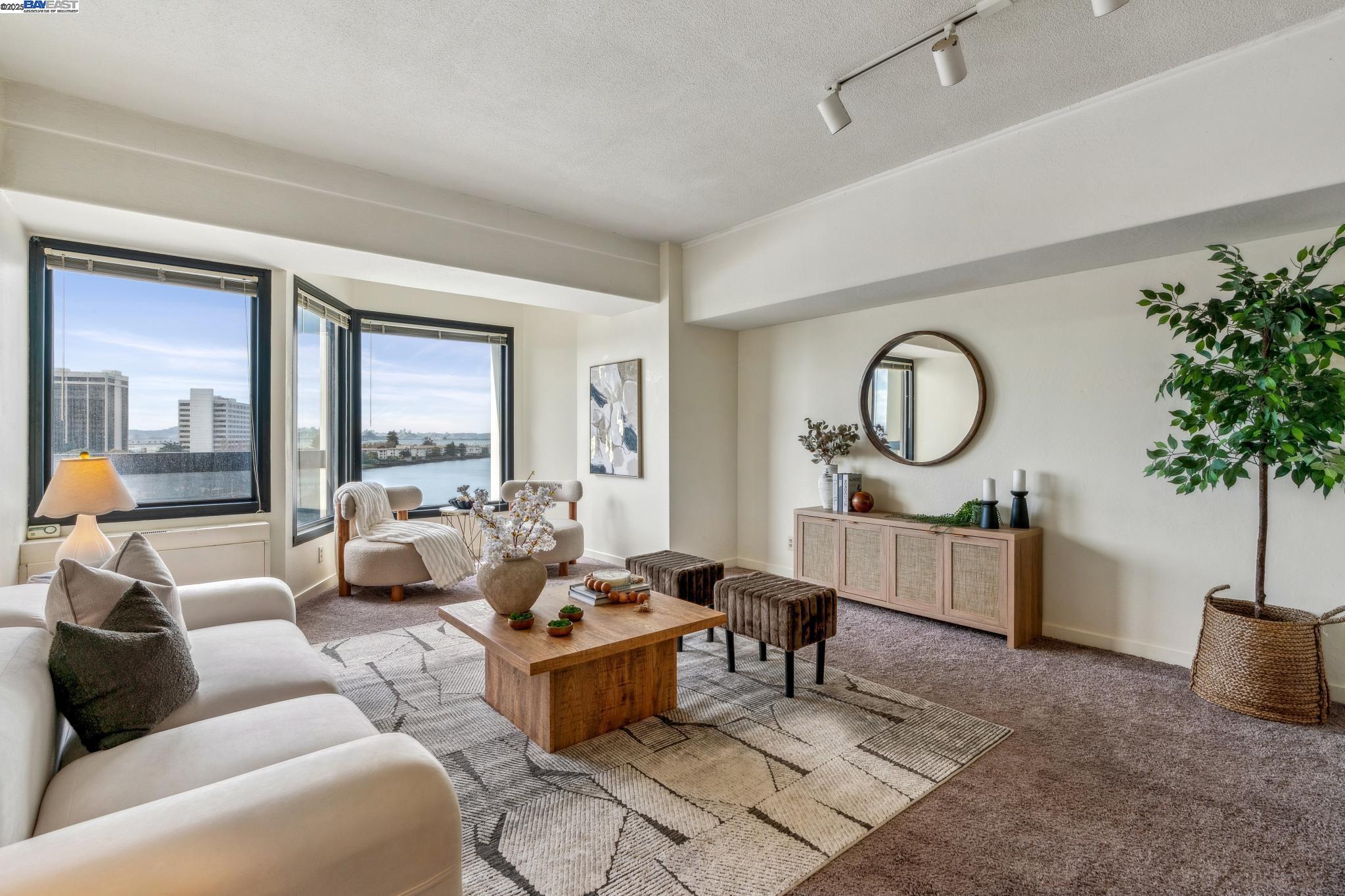 Detail Gallery Image 4 of 30 For 6363 Christie Ave #822,  Emeryville,  CA 94608 - 1 Beds | 1 Baths