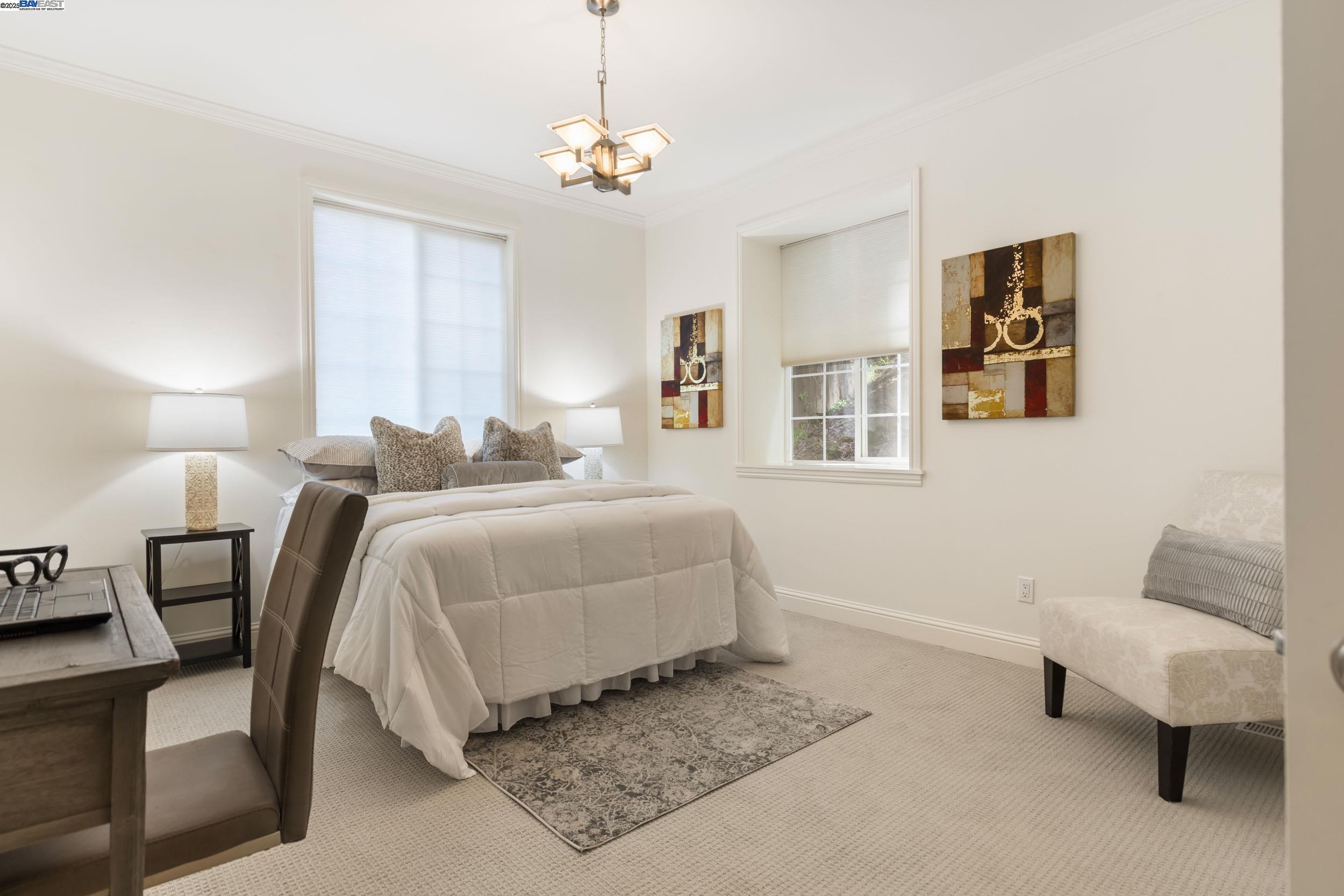 Detail Gallery Image 14 of 25 For 6440 Longcroft Dr, Oakland,  CA 94611 - 4 Beds | 2/1 Baths