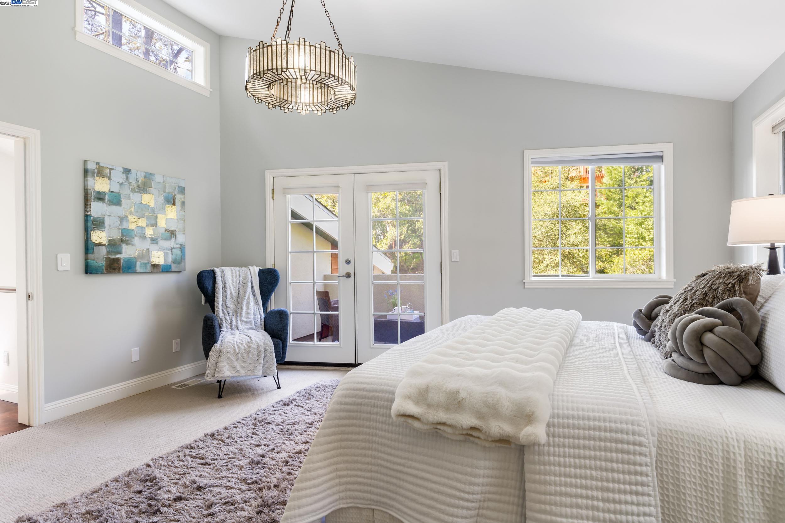 Detail Gallery Image 17 of 25 For 6440 Longcroft Dr, Oakland,  CA 94611 - 4 Beds | 2/1 Baths