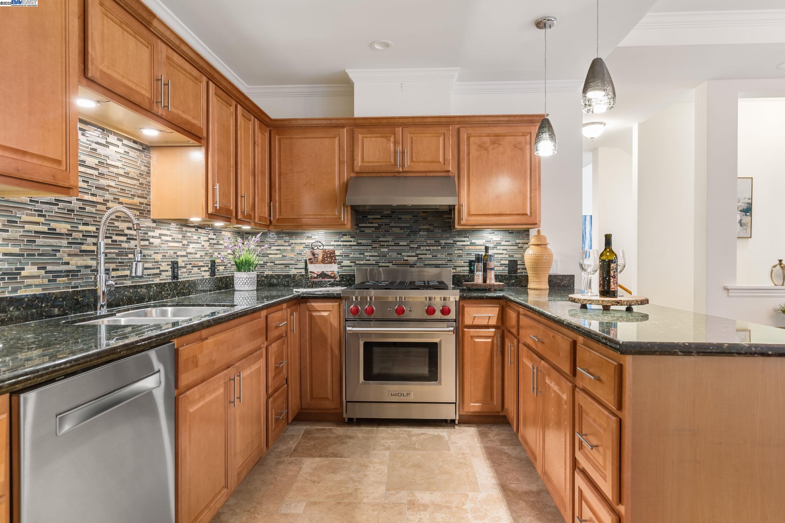 6440 Longcroft Dr, Oakland, California 94611, 4 Bedrooms Bedrooms, 9 Rooms Rooms,2 BathroomsBathrooms,Residential,For Sale,6440 Longcroft Dr,41091125