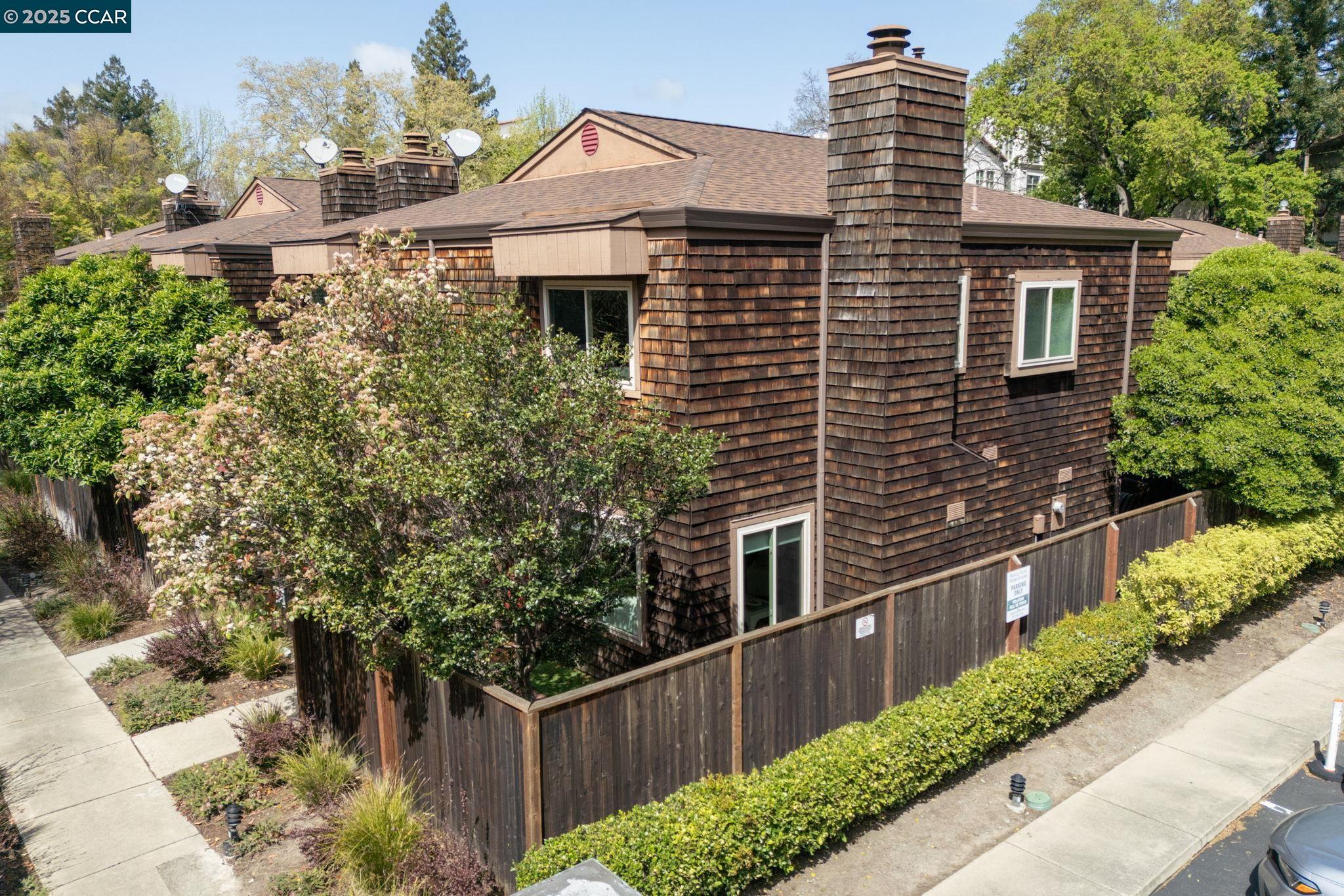 More Details about MLS # 41091127 : 1304 HONEY TRAIL