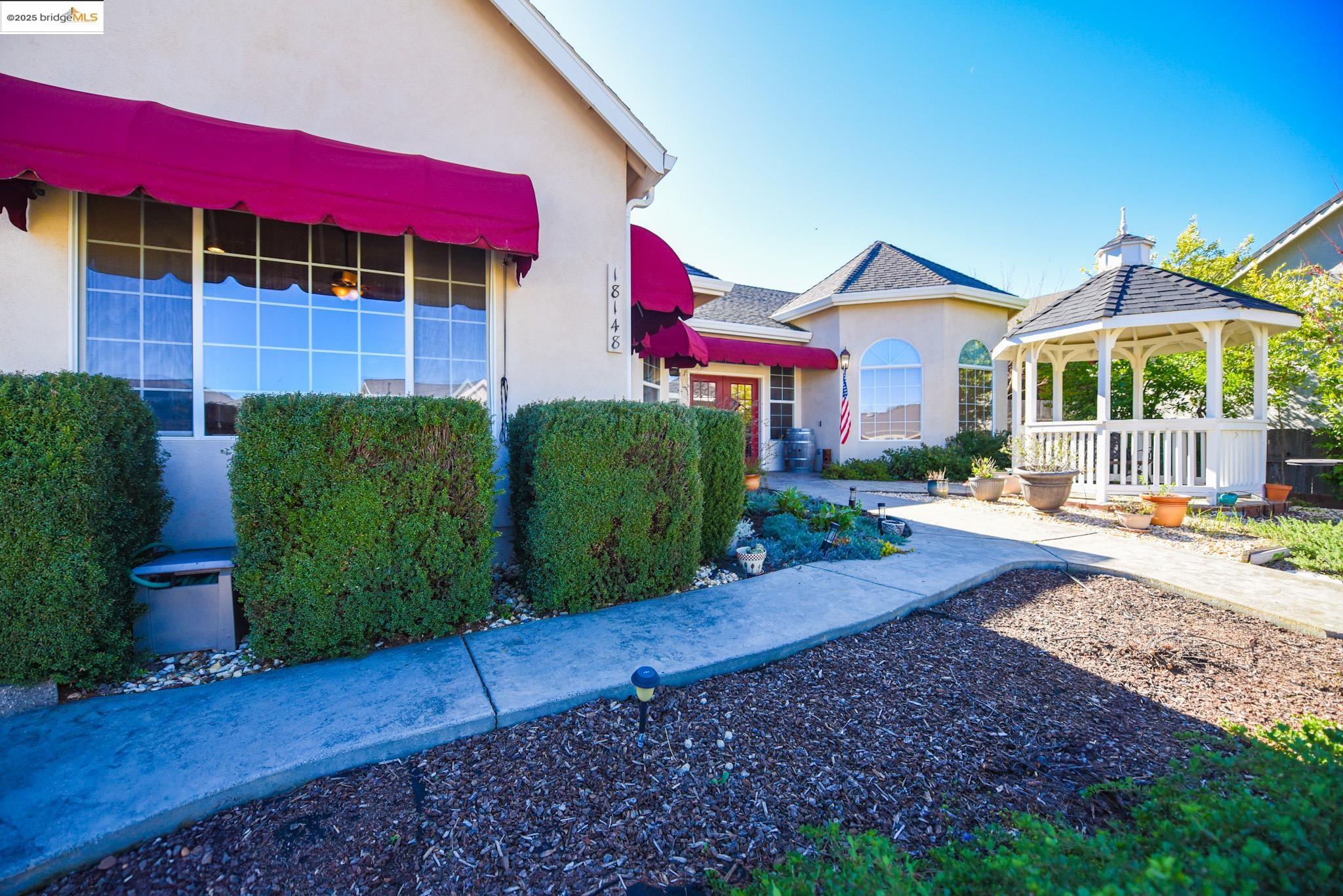 Detail Gallery Image 1 of 47 For 18148 Clouds Rest Rd, Soulsbyville,  CA 95372 - 3 Beds | 2 Baths