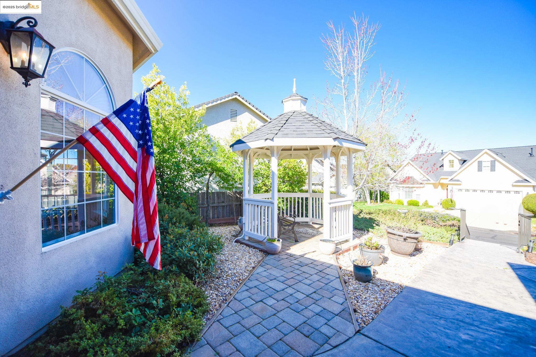 Detail Gallery Image 9 of 47 For 18148 Clouds Rest Rd, Soulsbyville,  CA 95372 - 3 Beds | 2 Baths