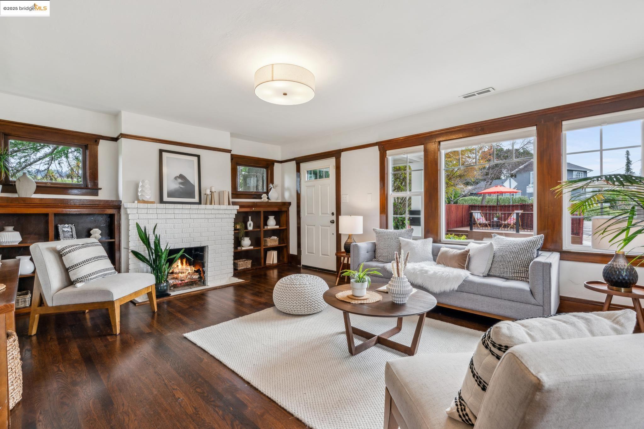 Detail Gallery Image 1 of 1 For 4517 Moraga Ave, Oakland,  CA 94611 - 3 Beds | 2 Baths