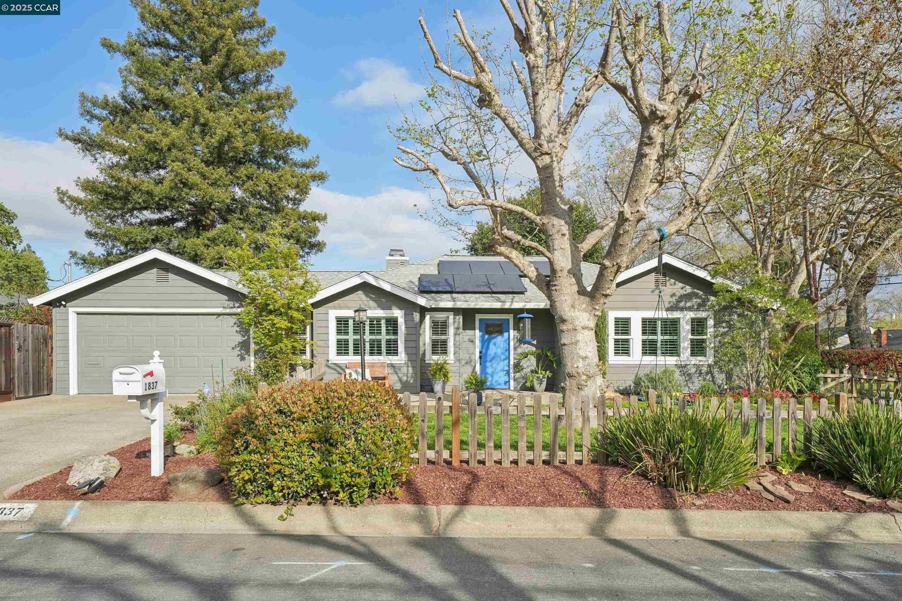 Detail Gallery Image 1 of 1 For 1837 Roche Dr, Pleasant Hill,  CA 94523 - 3 Beds | 2 Baths
