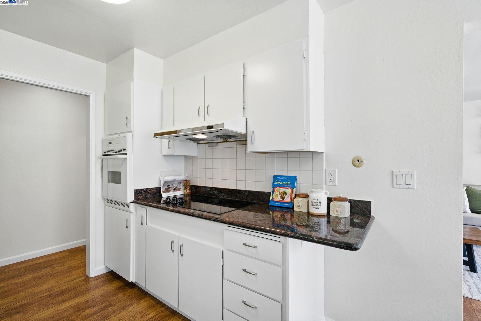 Photo #8: 41091153 Listing: Photo #8