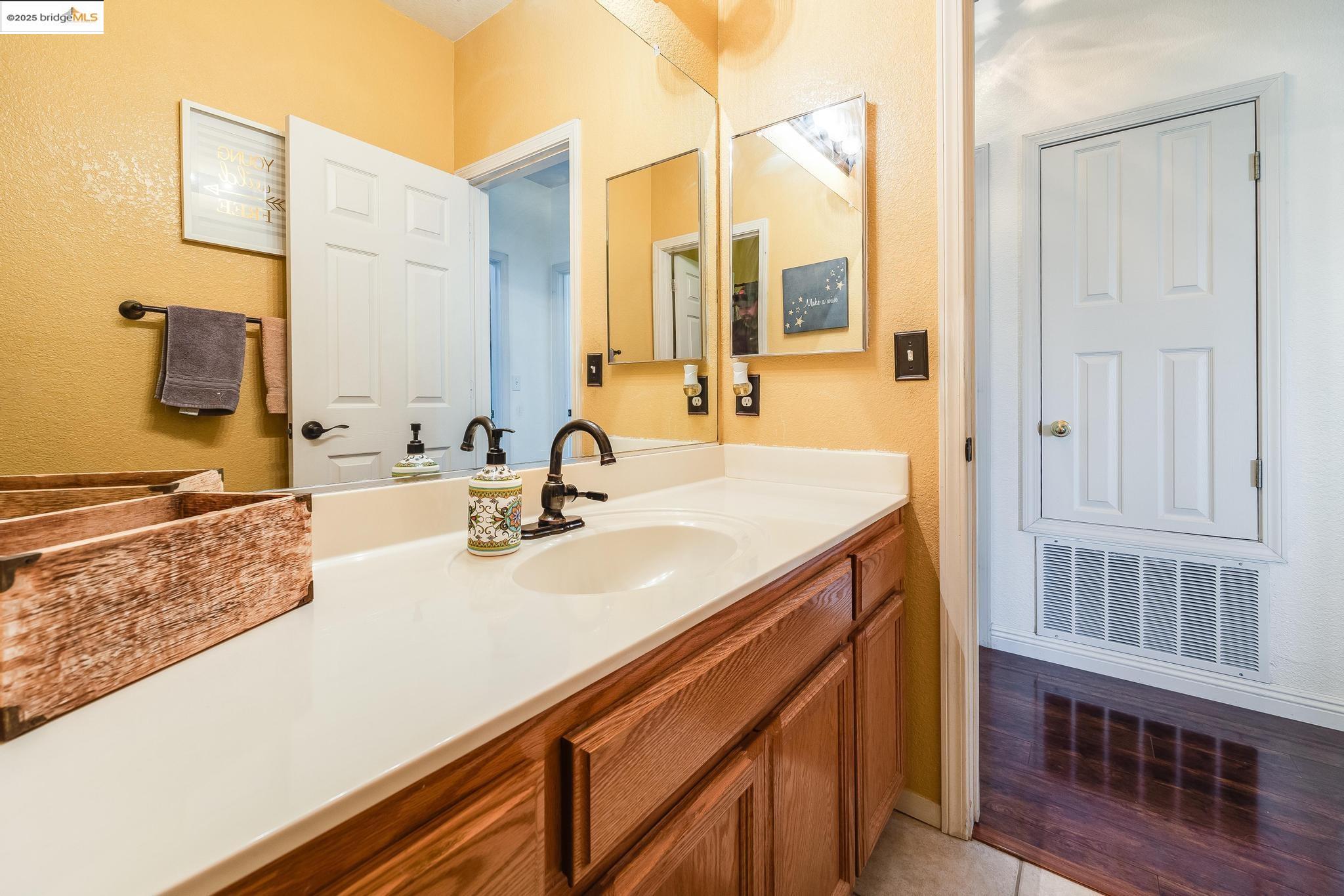 Detail Gallery Image 12 of 37 For 1741 Treehaven Lane, Tracy,  CA 95376 - 3 Beds | 2 Baths