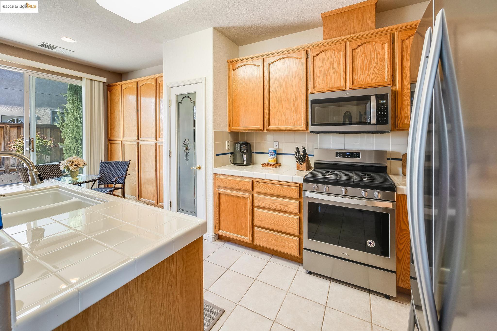 Detail Gallery Image 33 of 37 For 1741 Treehaven Lane, Tracy,  CA 95376 - 3 Beds | 2 Baths