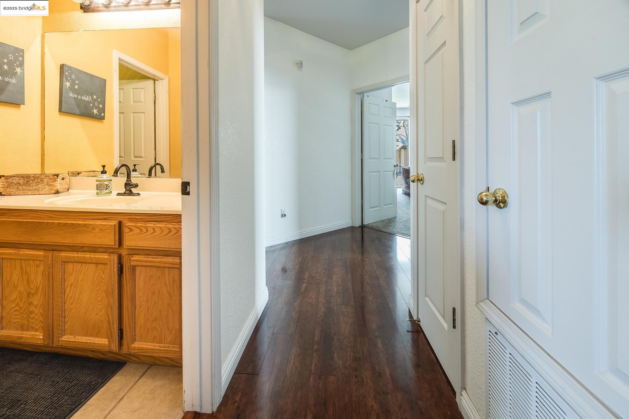 Detail Gallery Image 10 of 37 For 1741 Treehaven Lane, Tracy,  CA 95376 - 3 Beds | 2 Baths