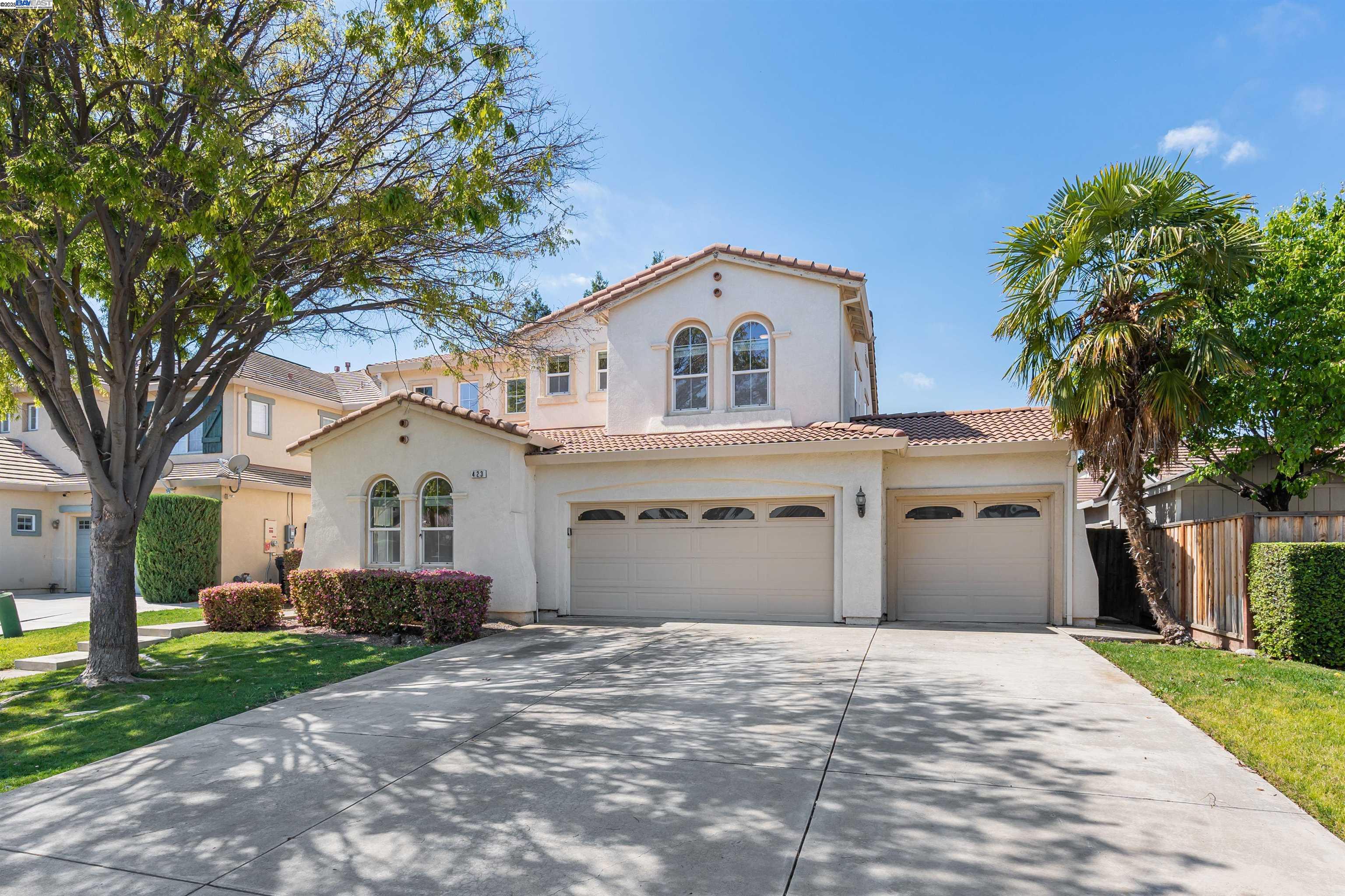 Detail Gallery Image 1 of 59 For 423 Riley Ct, Tracy,  CA 95377 - 5 Beds | 4/1 Baths