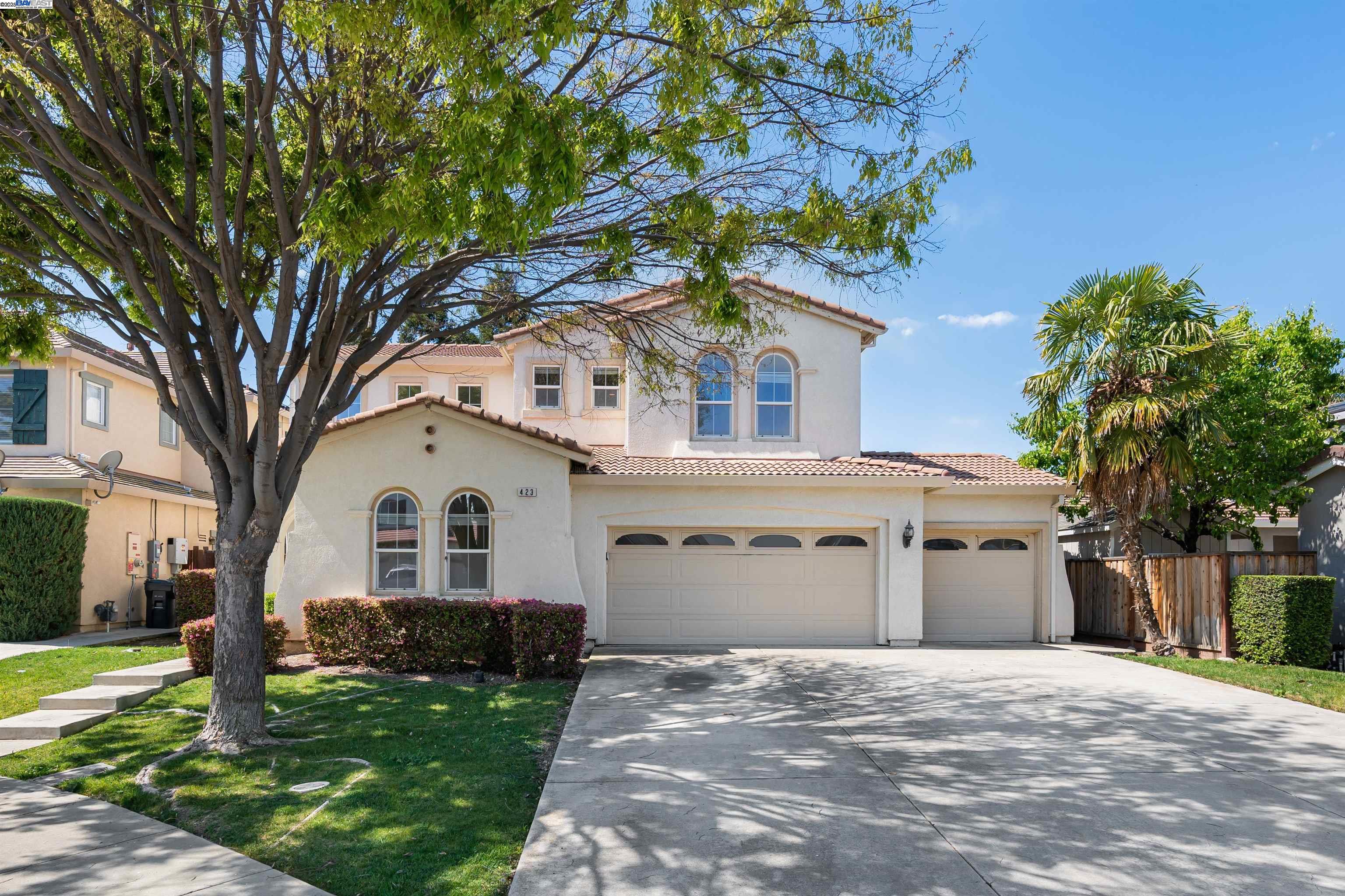 Detail Gallery Image 2 of 59 For 423 Riley Ct, Tracy,  CA 95377 - 5 Beds | 4/1 Baths