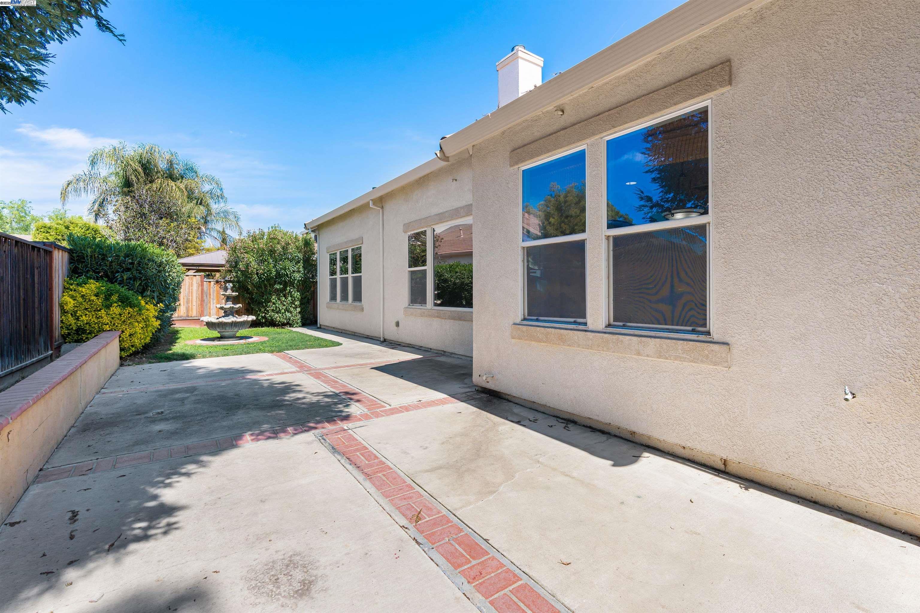 Detail Gallery Image 11 of 59 For 423 Riley Ct, Tracy,  CA 95377 - 5 Beds | 4/1 Baths